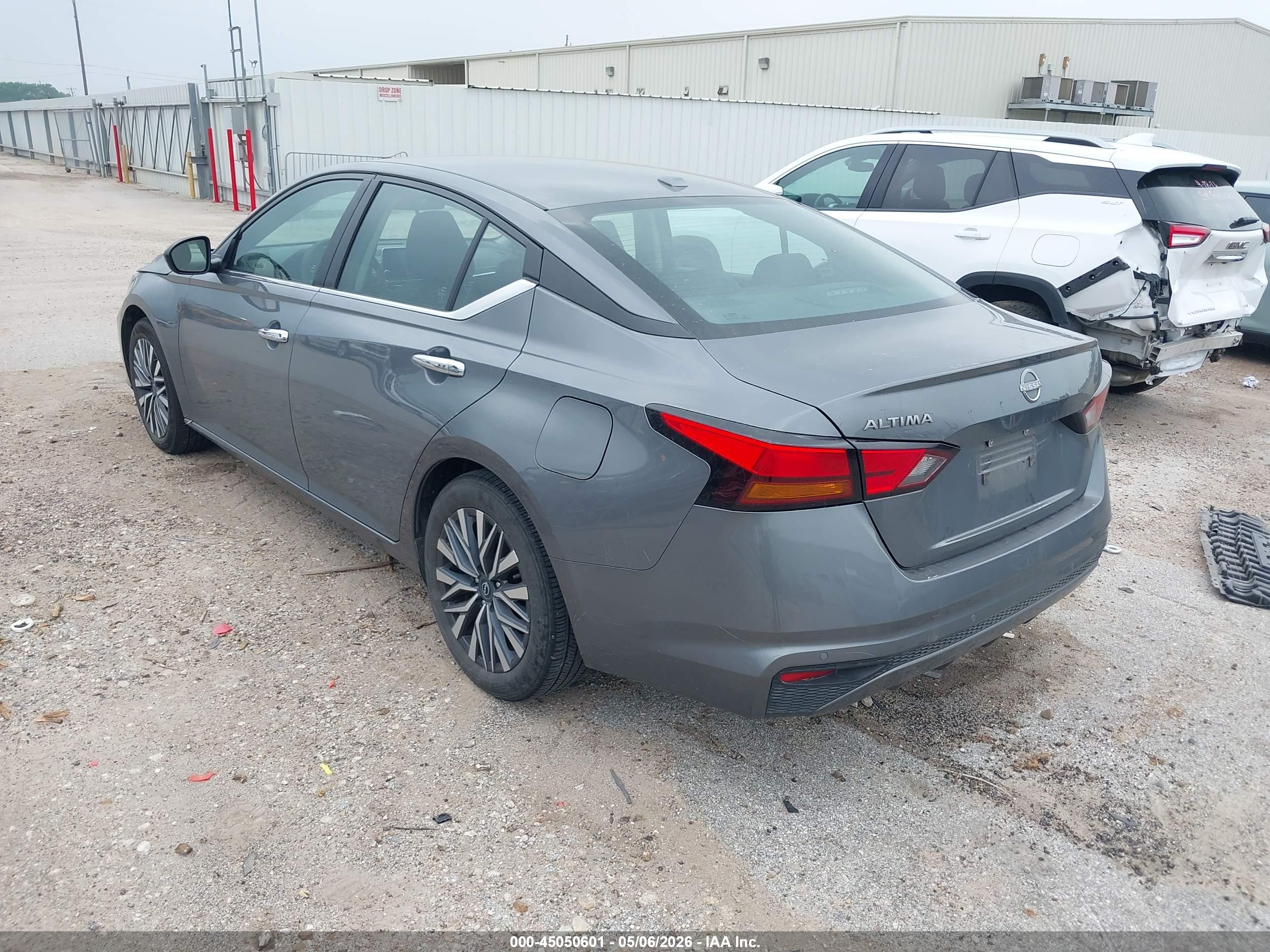 NISSAN ALTIMA image 3