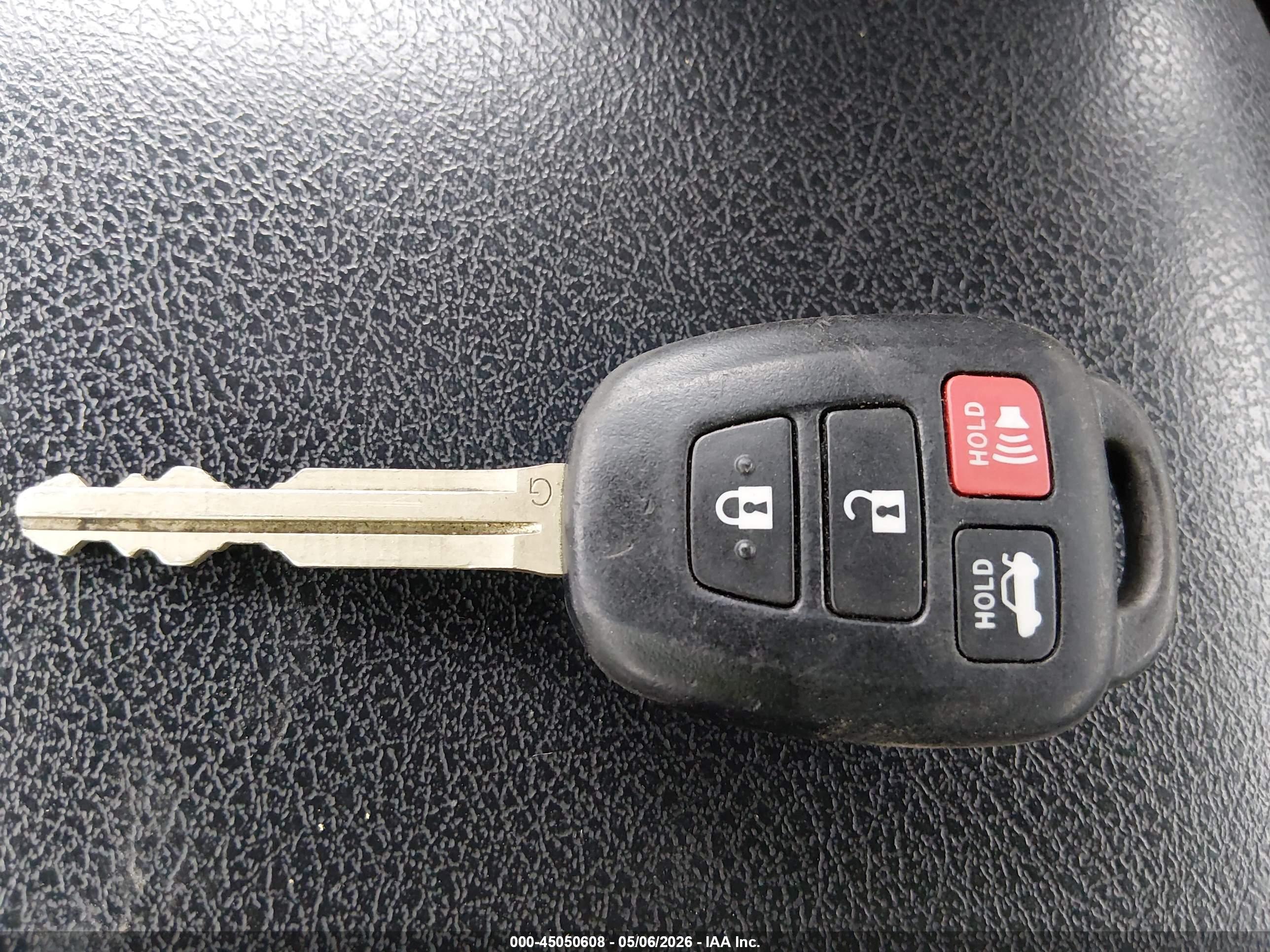 TOYOTA CAMRY image 11