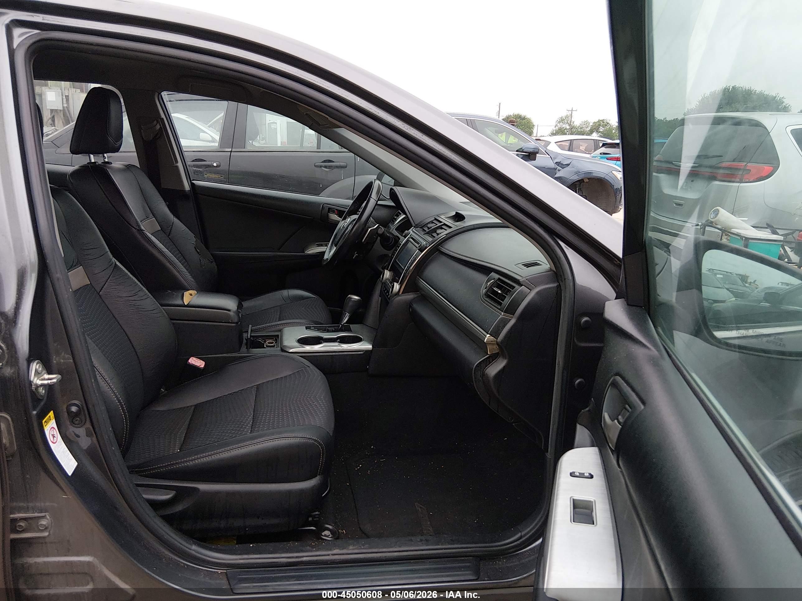 TOYOTA CAMRY image 5