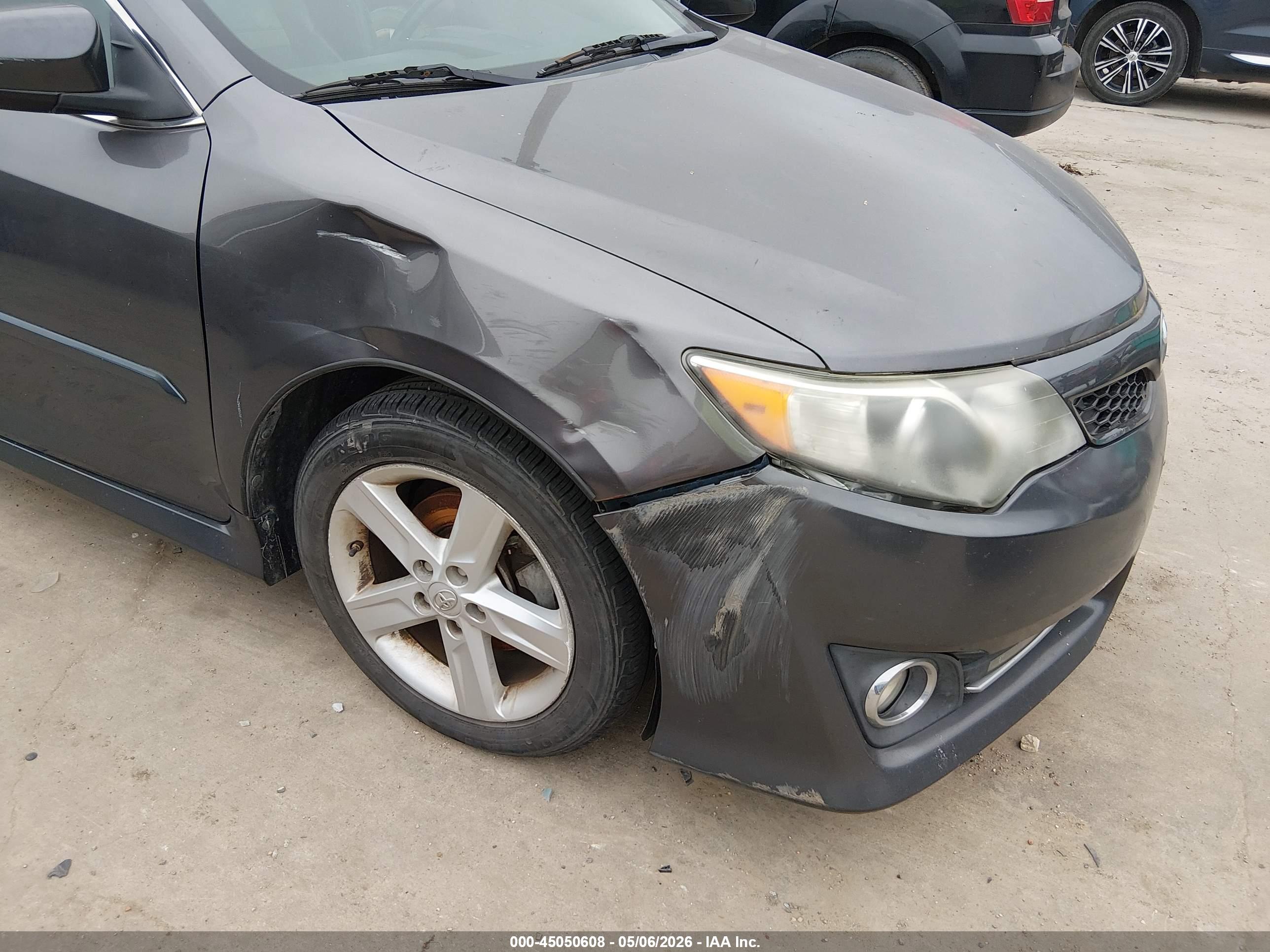 TOYOTA CAMRY image 6