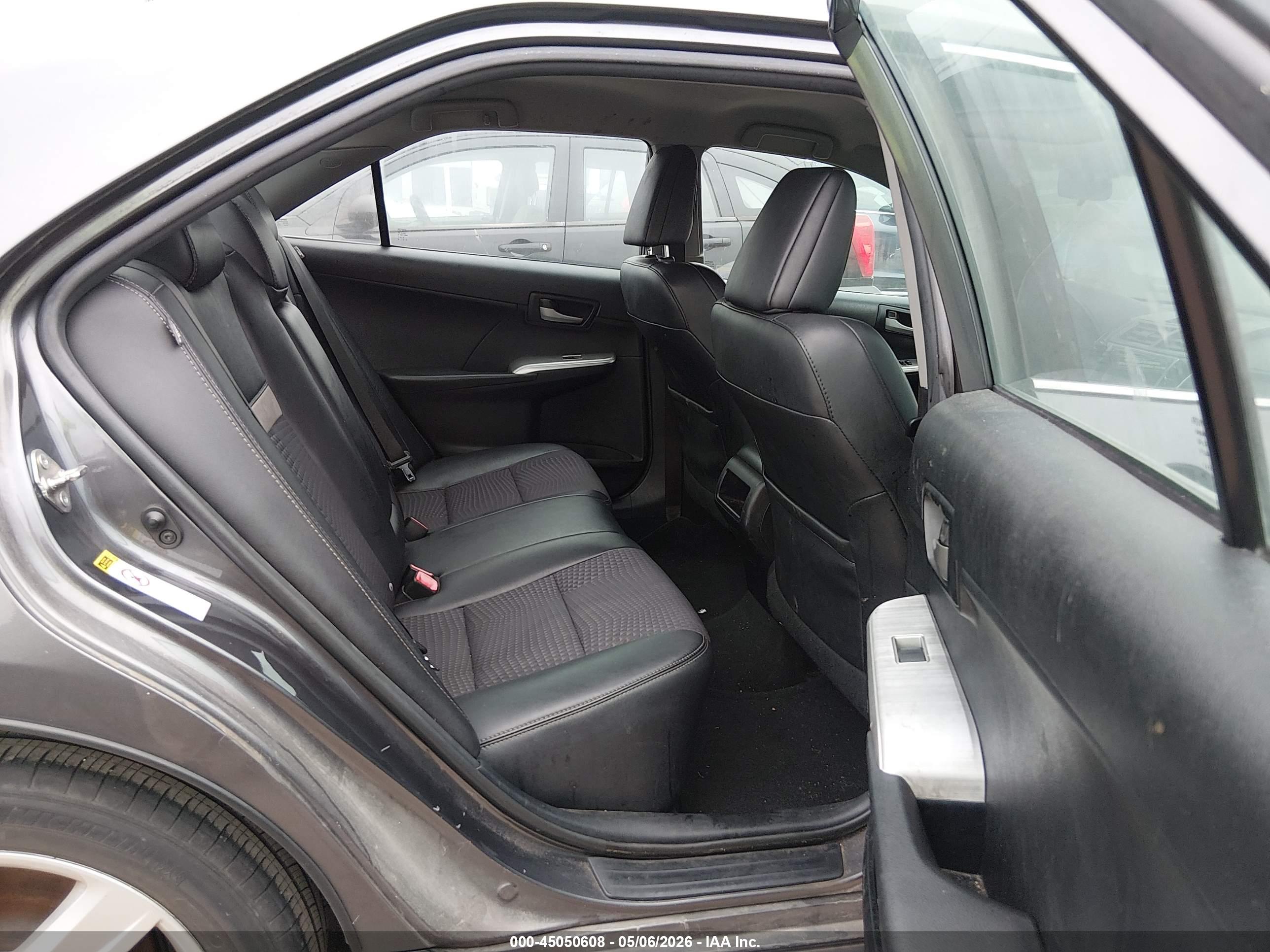 TOYOTA CAMRY image 8