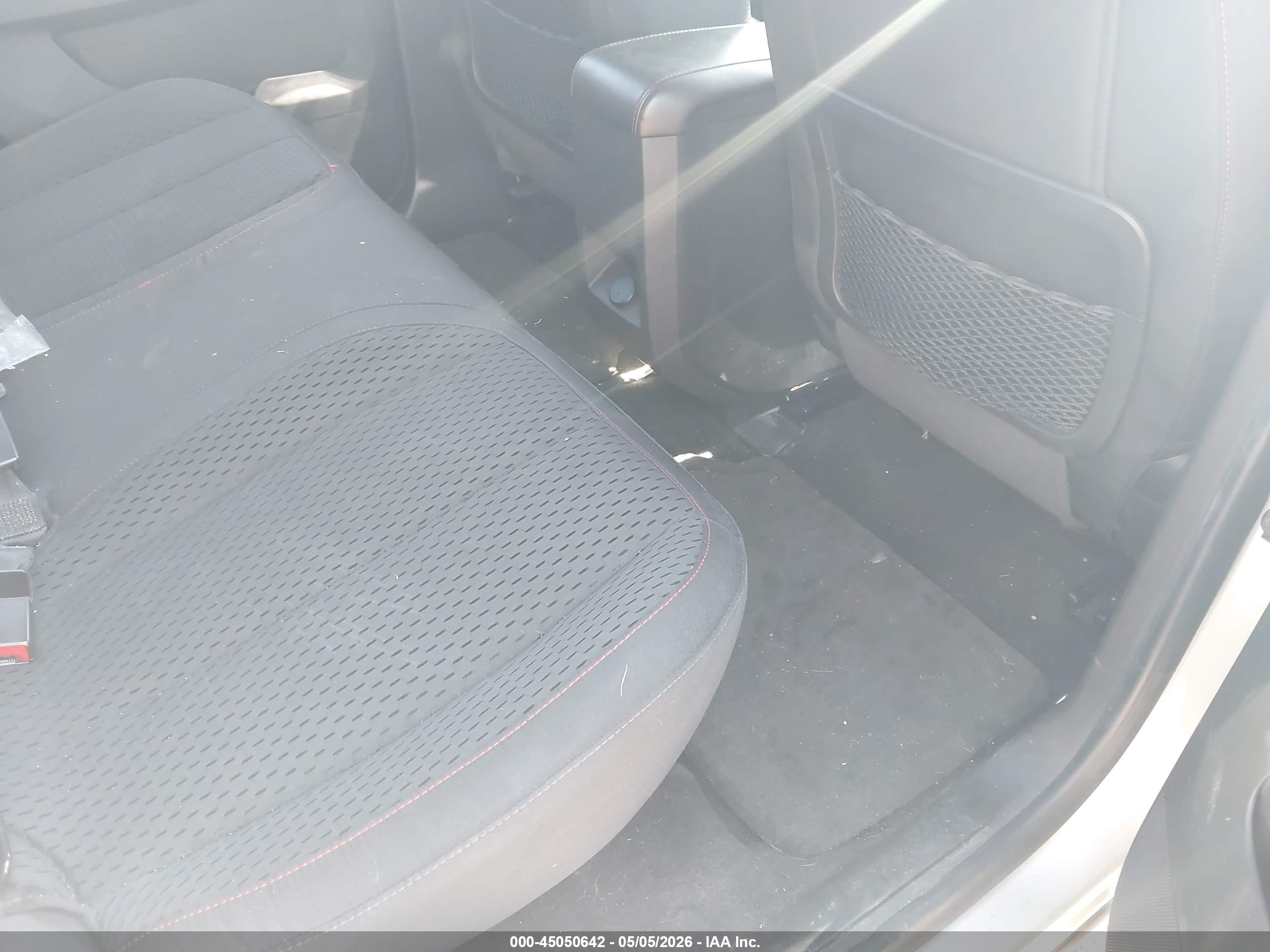 CHEVROLET EQUINOX image 8