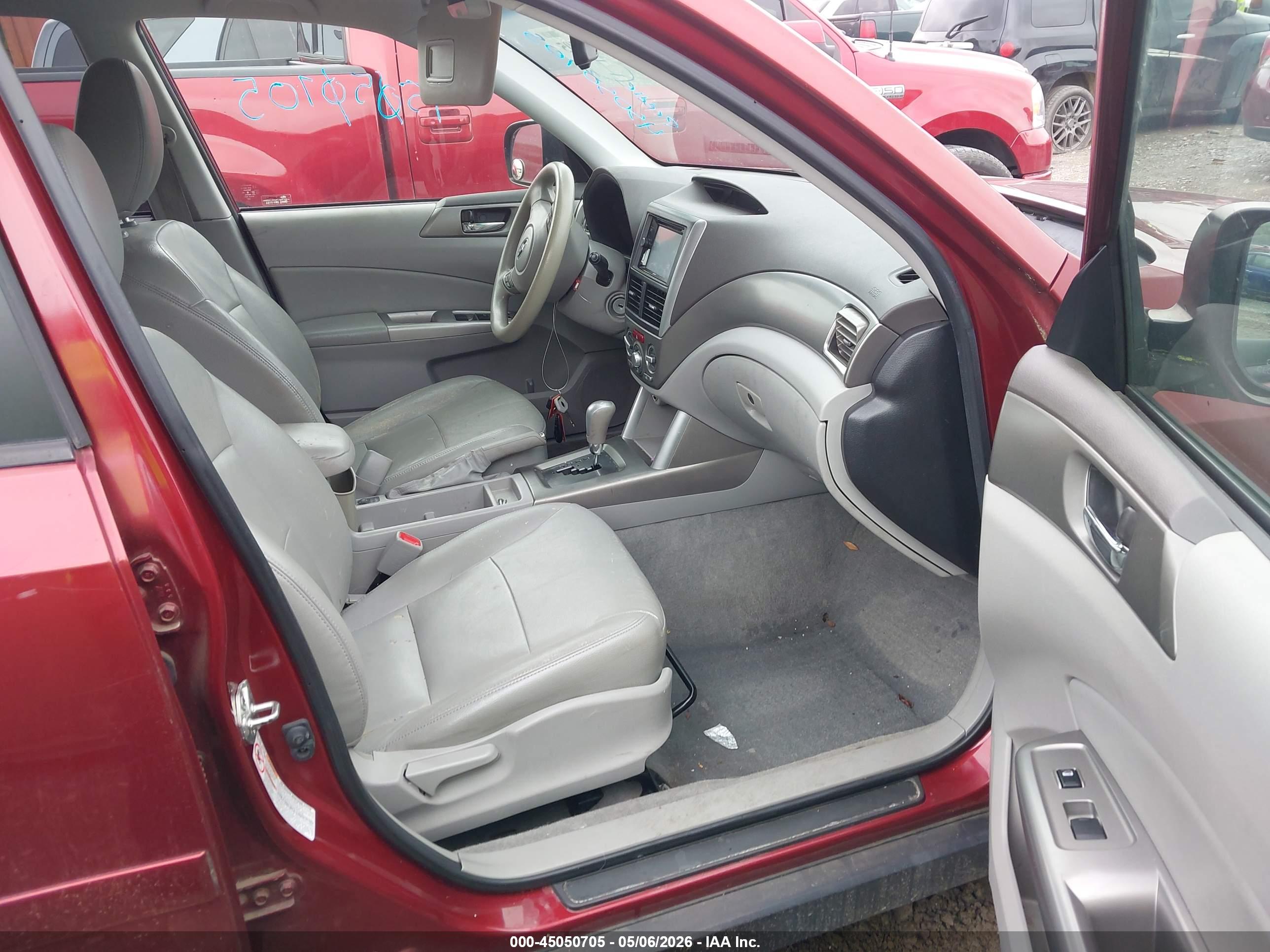 SUBARU FORESTER image 5