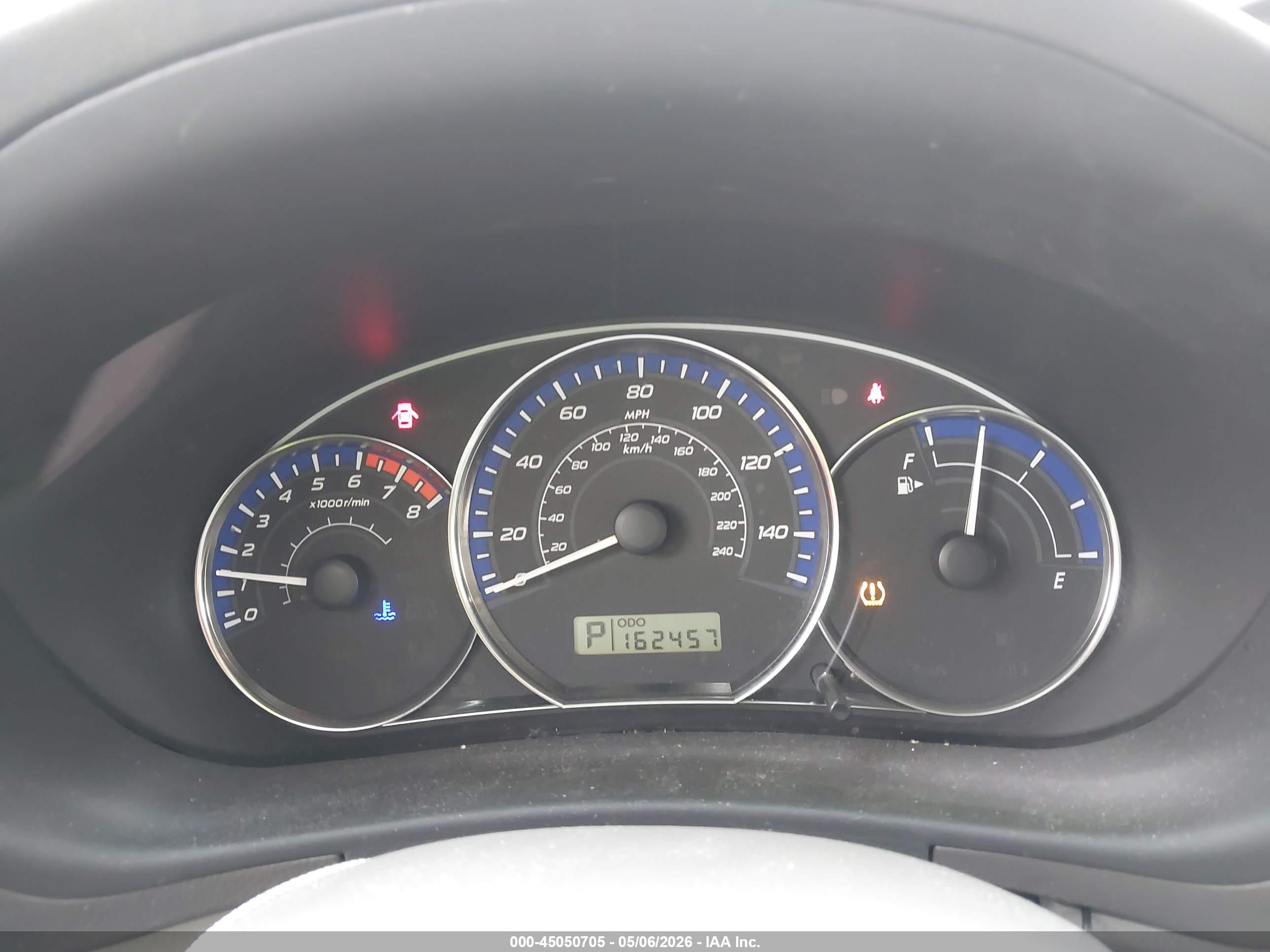 SUBARU FORESTER image 7