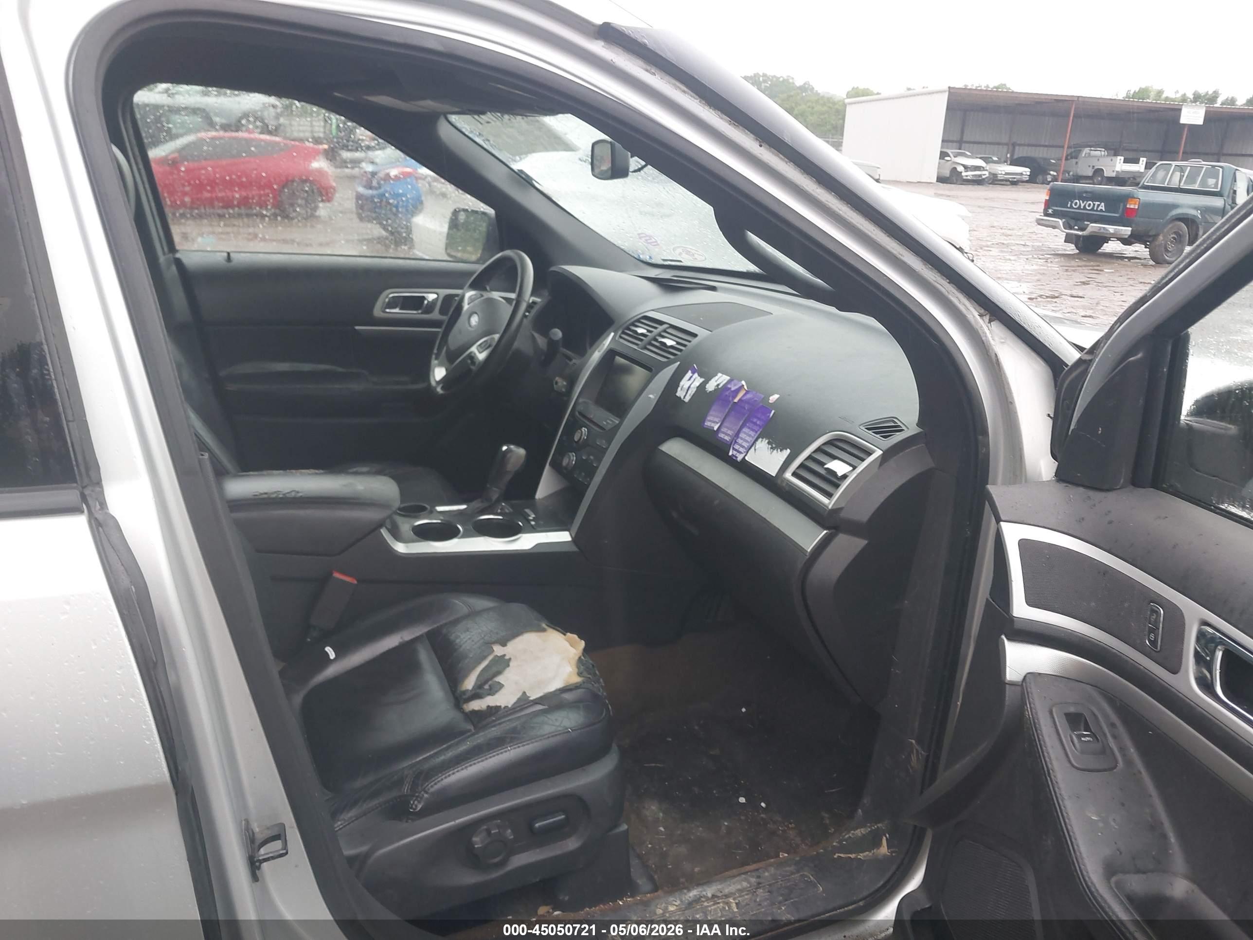 FORD EXPLORER image 5