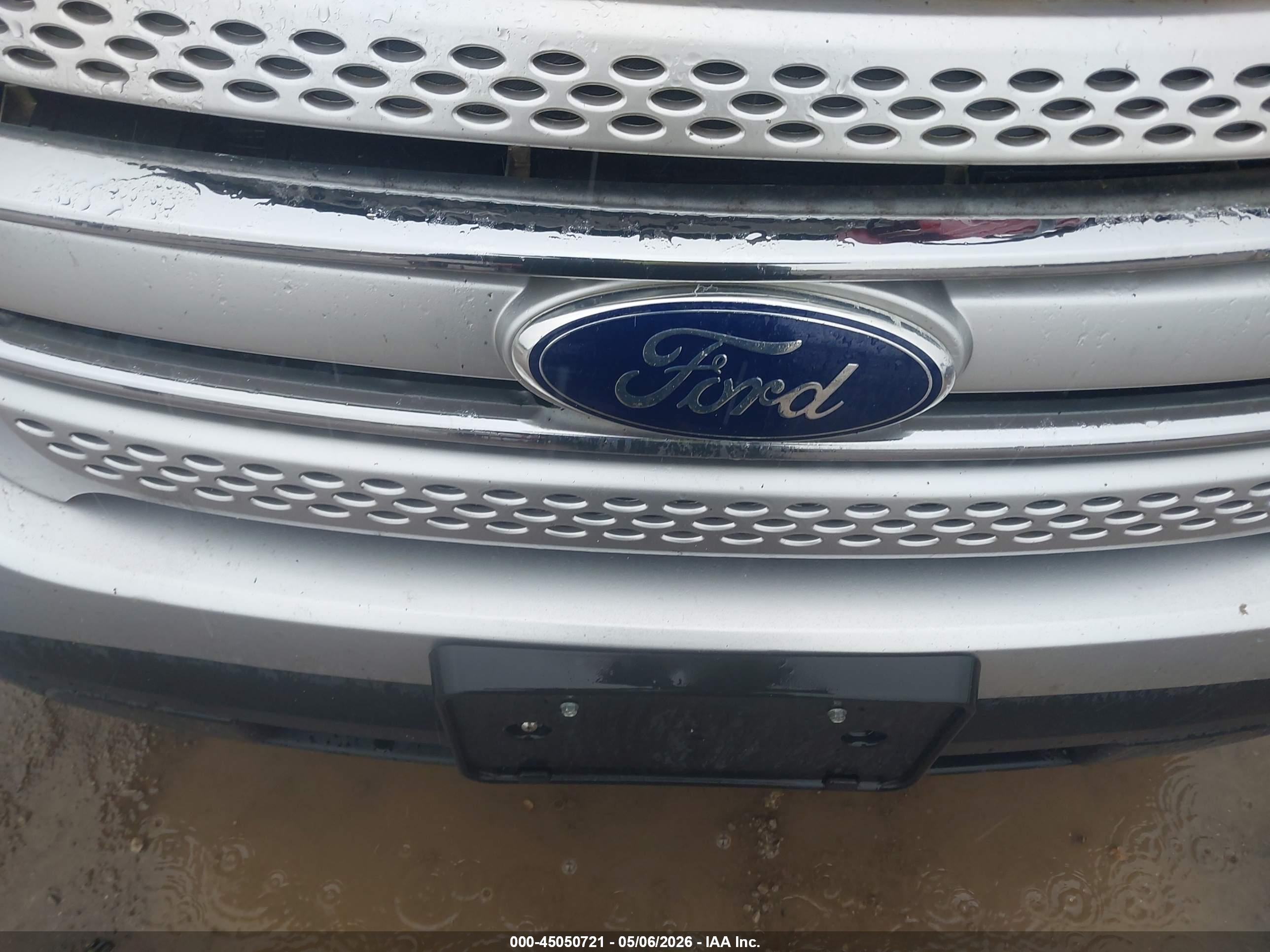 FORD EXPLORER image 6