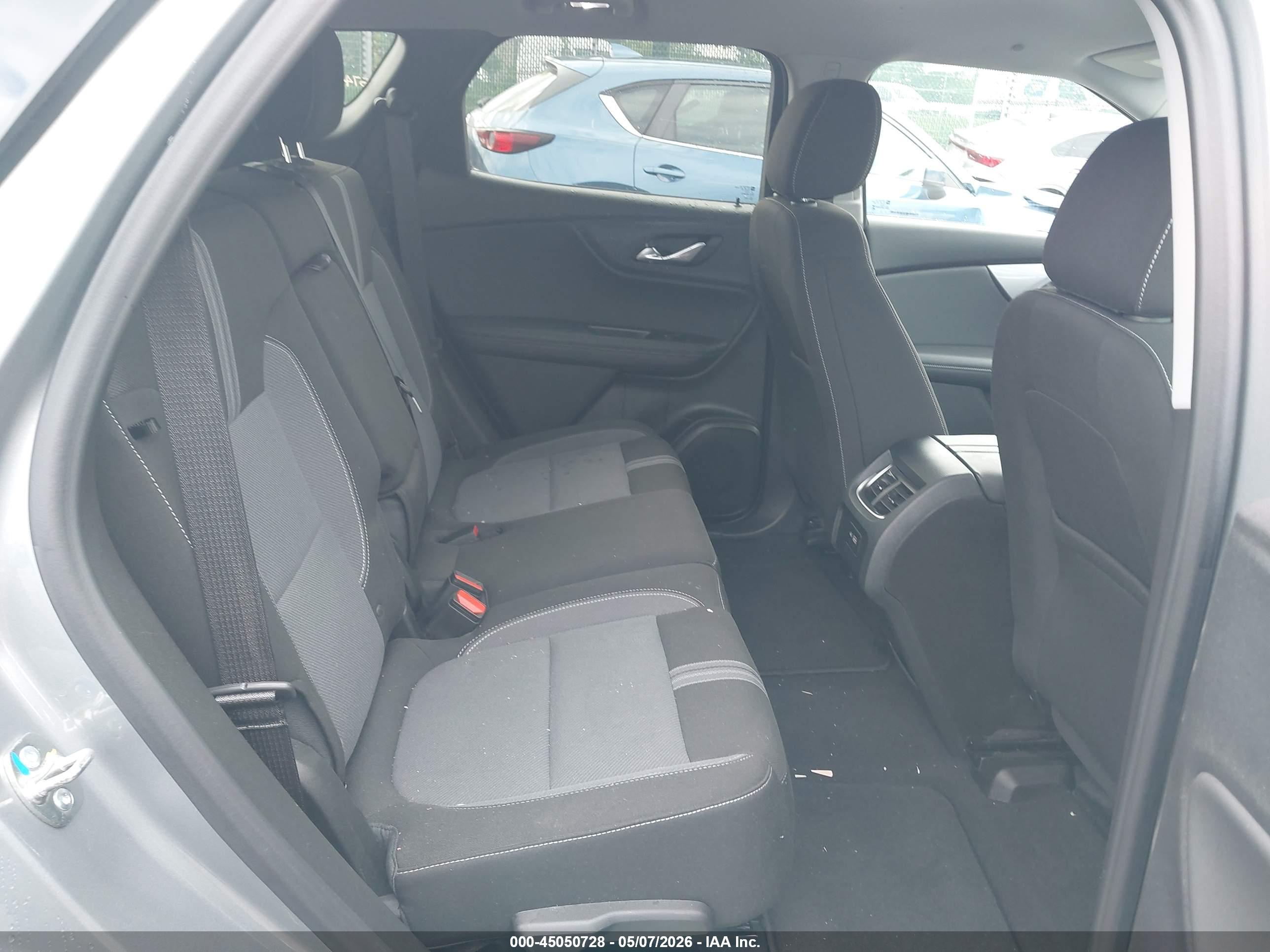 CHEVROLET BLAZER image 8