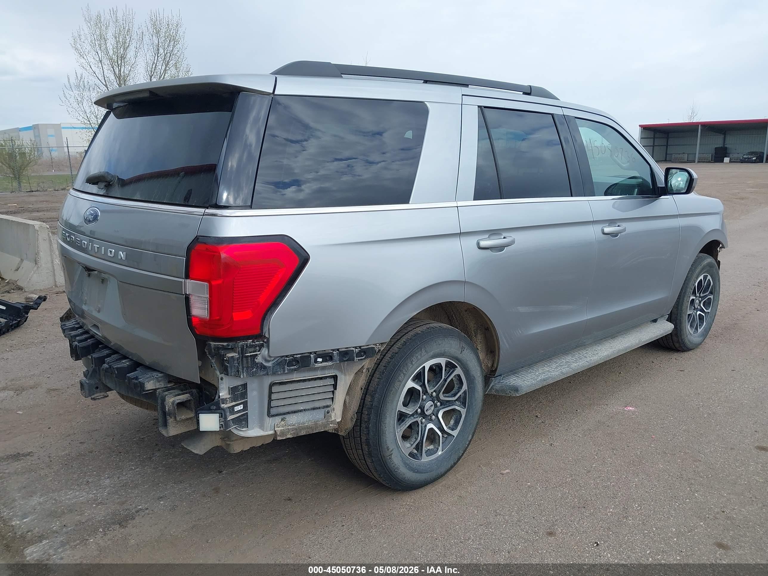 FORD EXPEDITION image 4