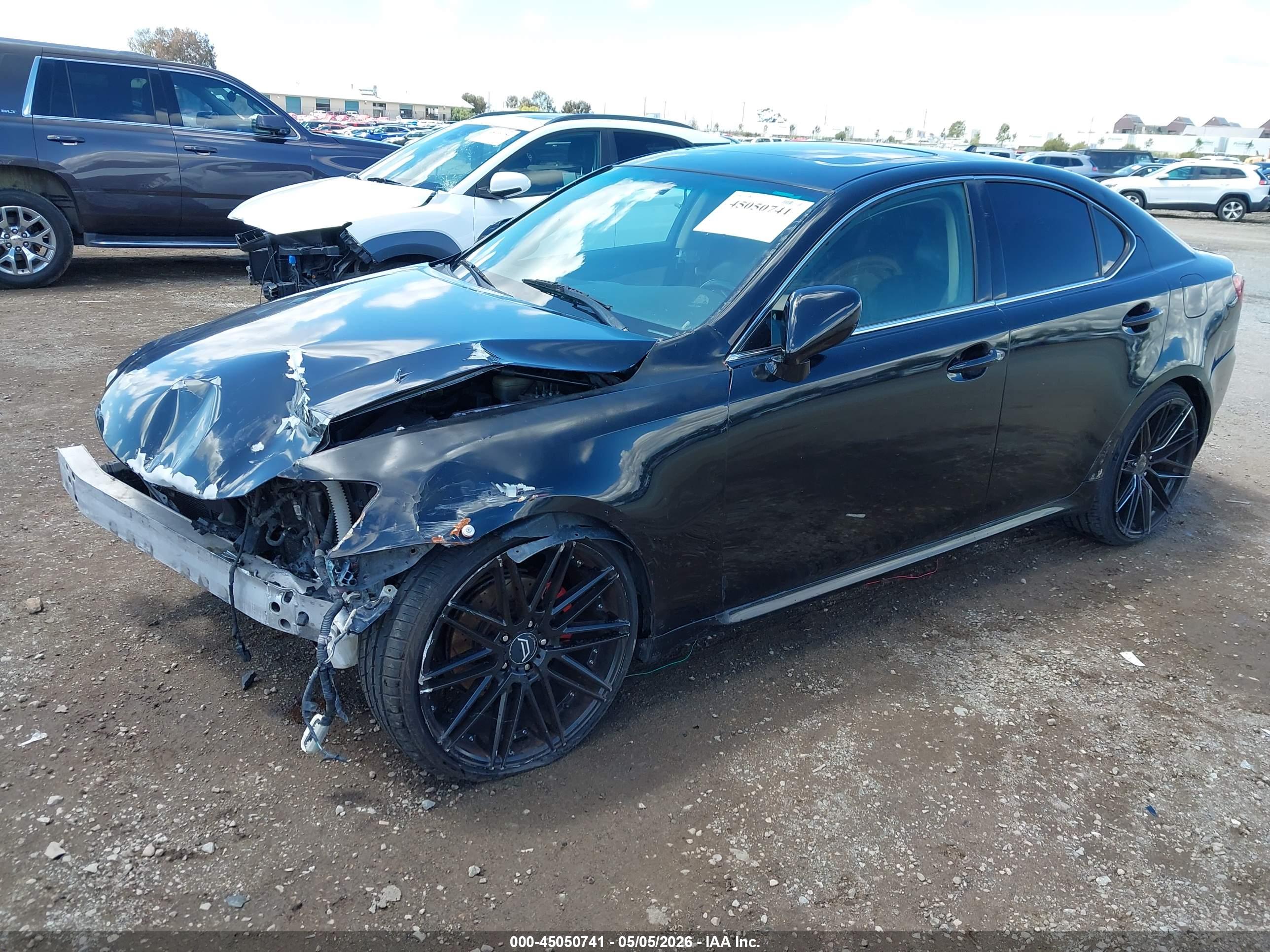 LEXUS IS image 2
