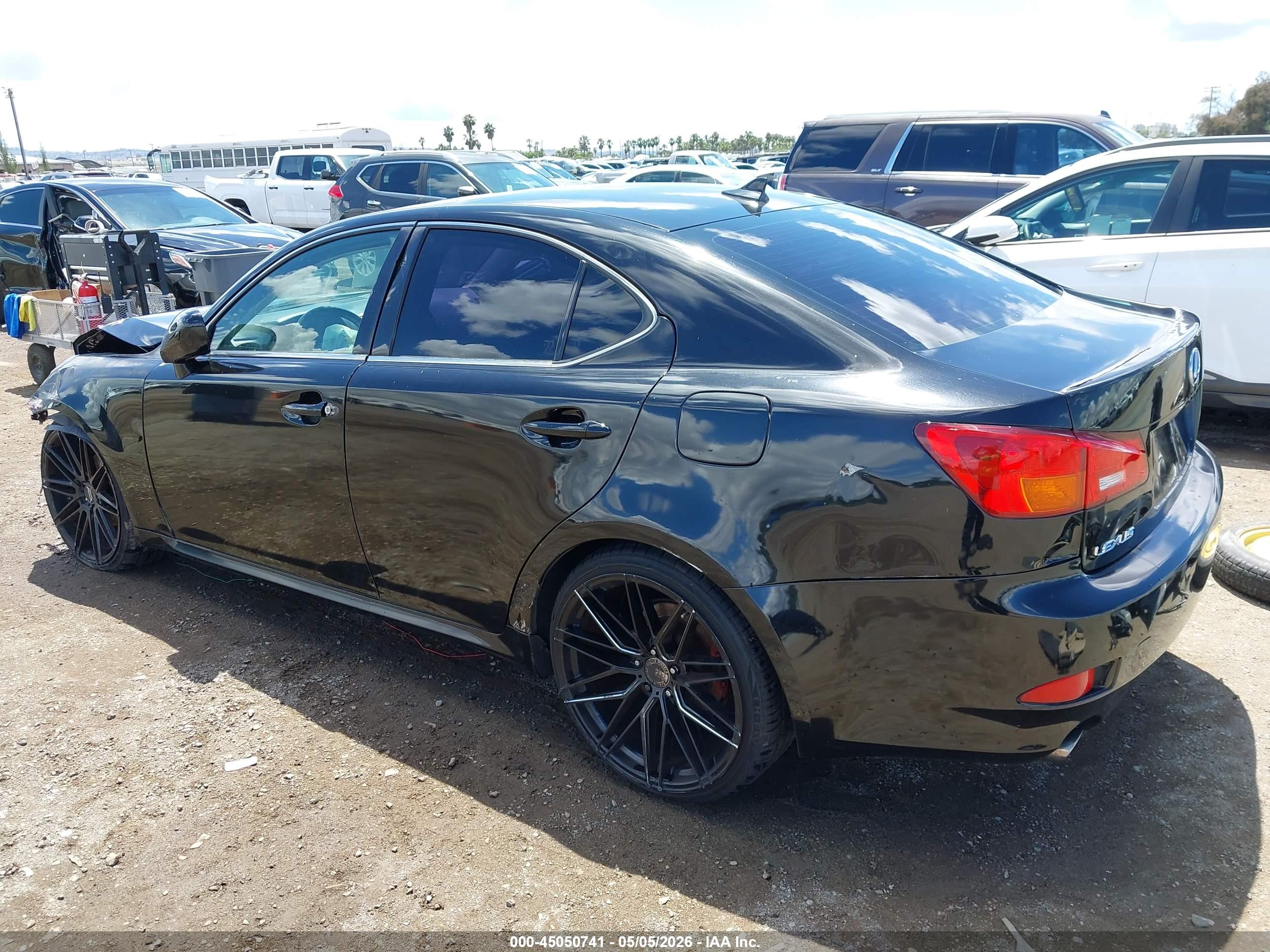 LEXUS IS image 3