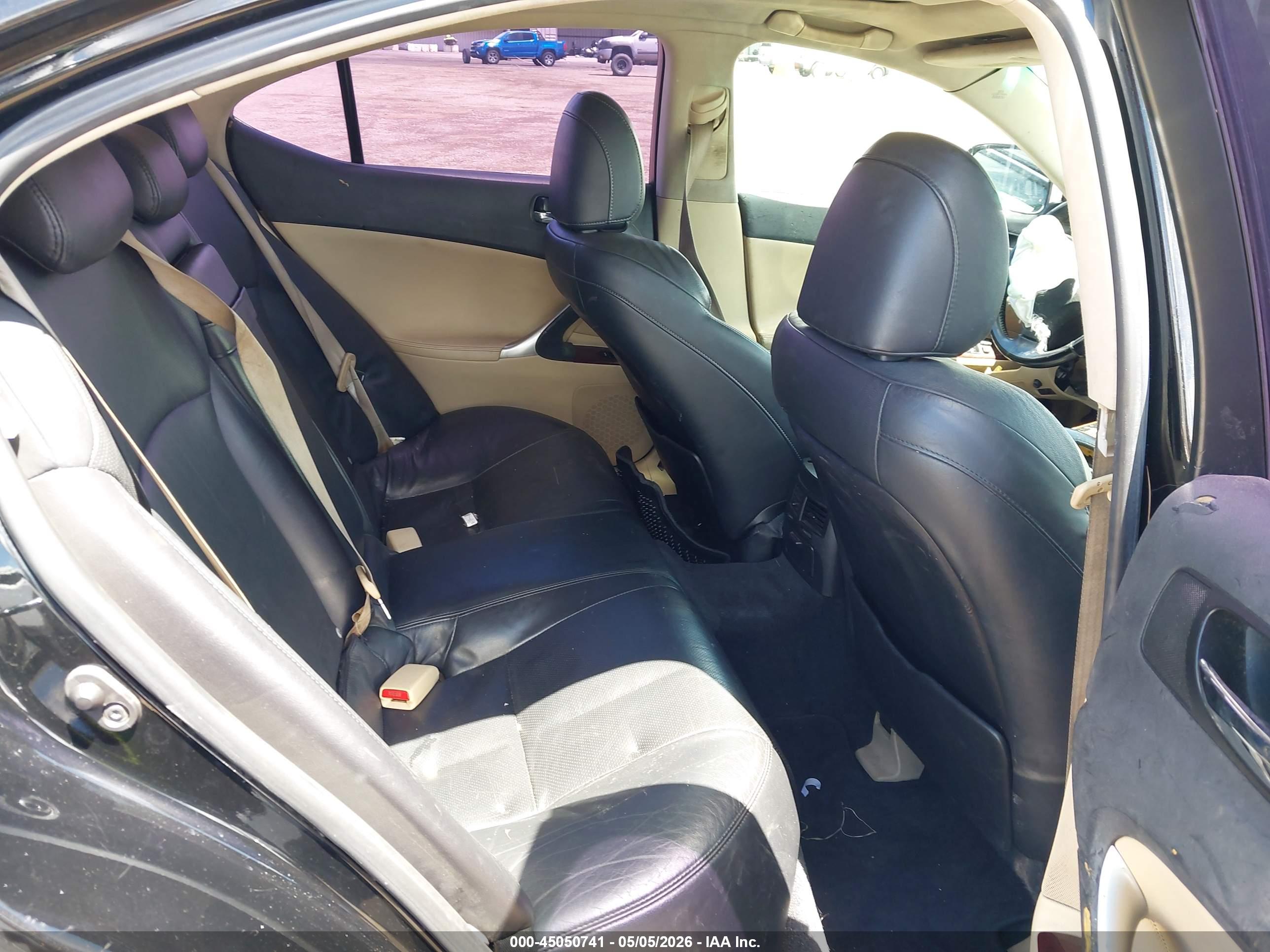 LEXUS IS image 8
