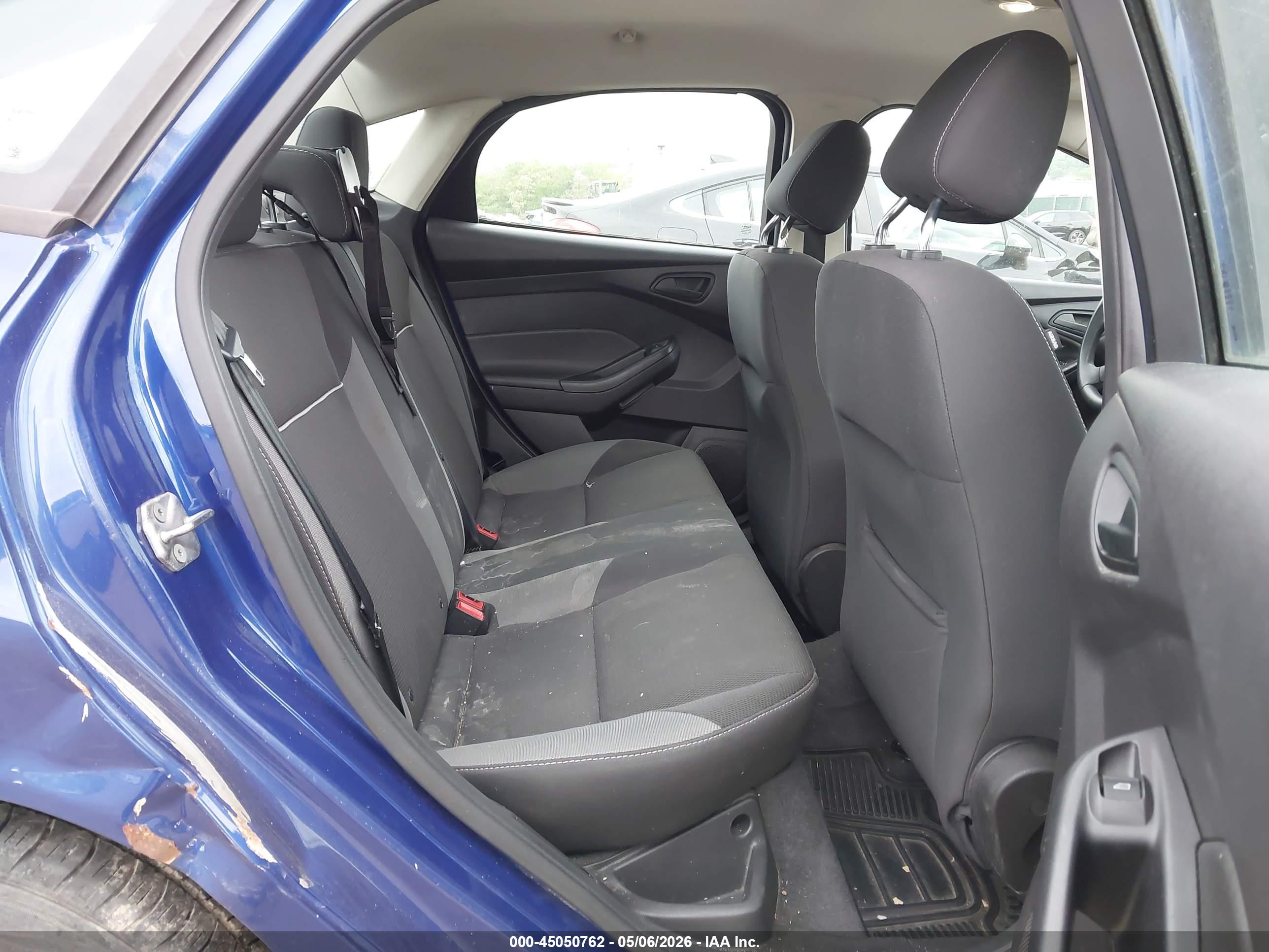FORD FOCUS image 8