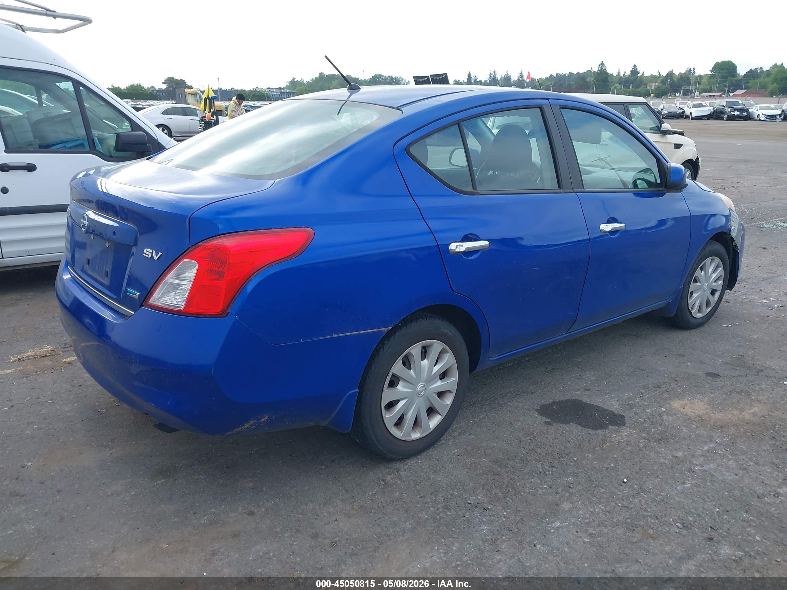 NISSAN VERSA image 4