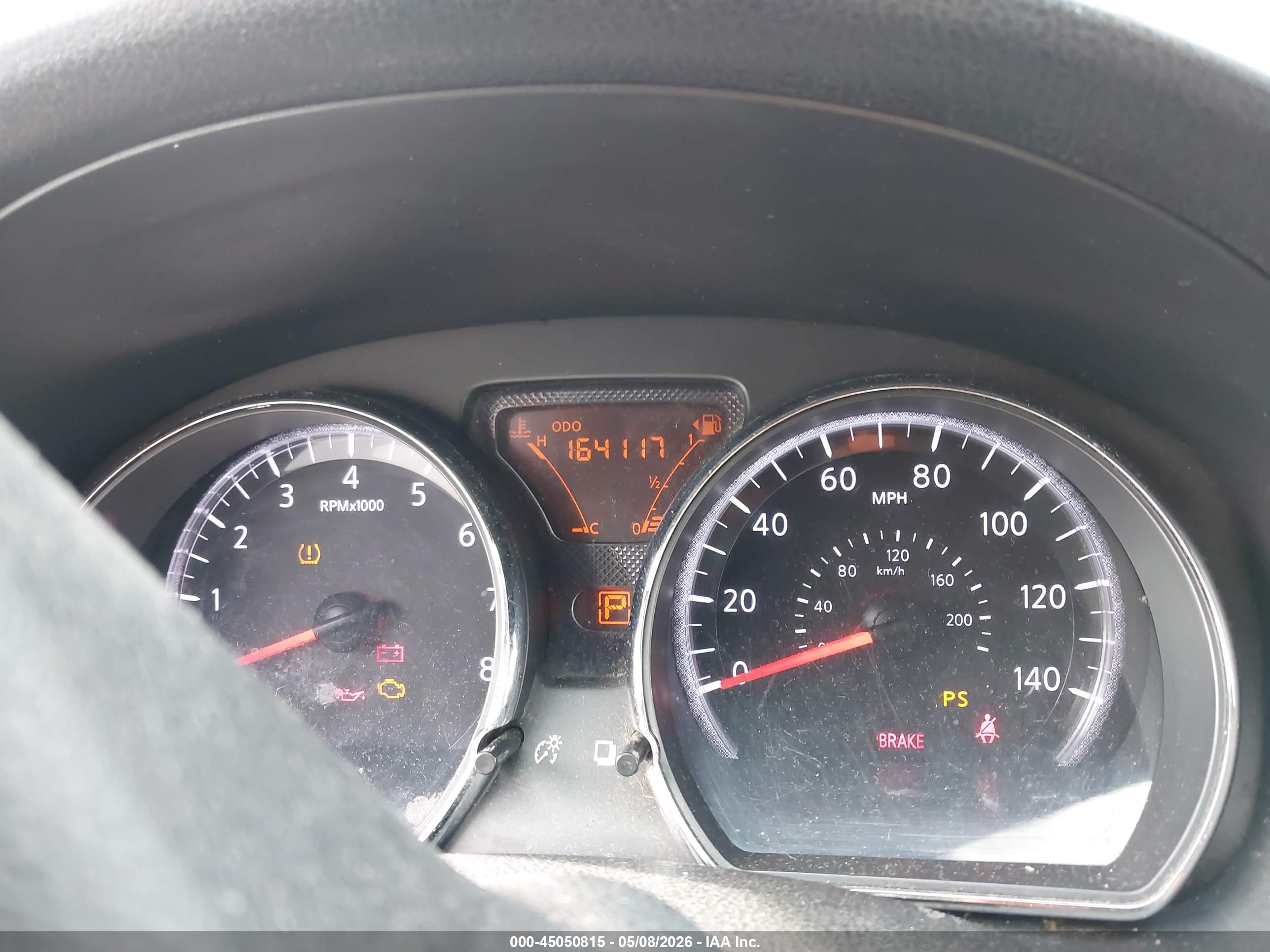 NISSAN VERSA image 7