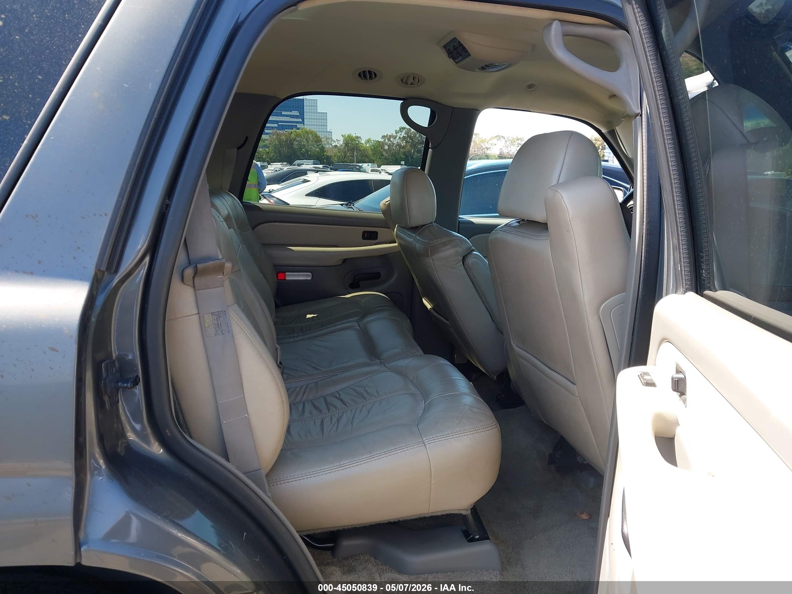 CHEVROLET TAHOE image 8