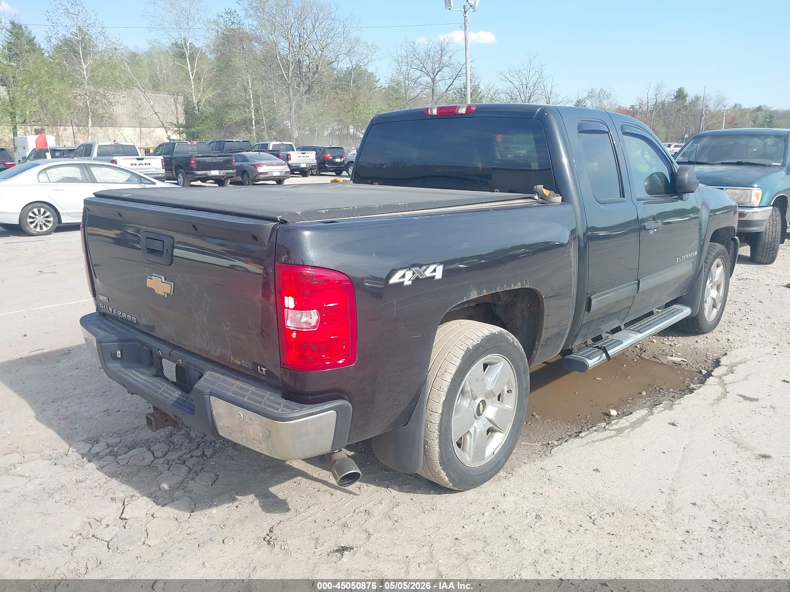 CHEVROLET SILVERADO image 4