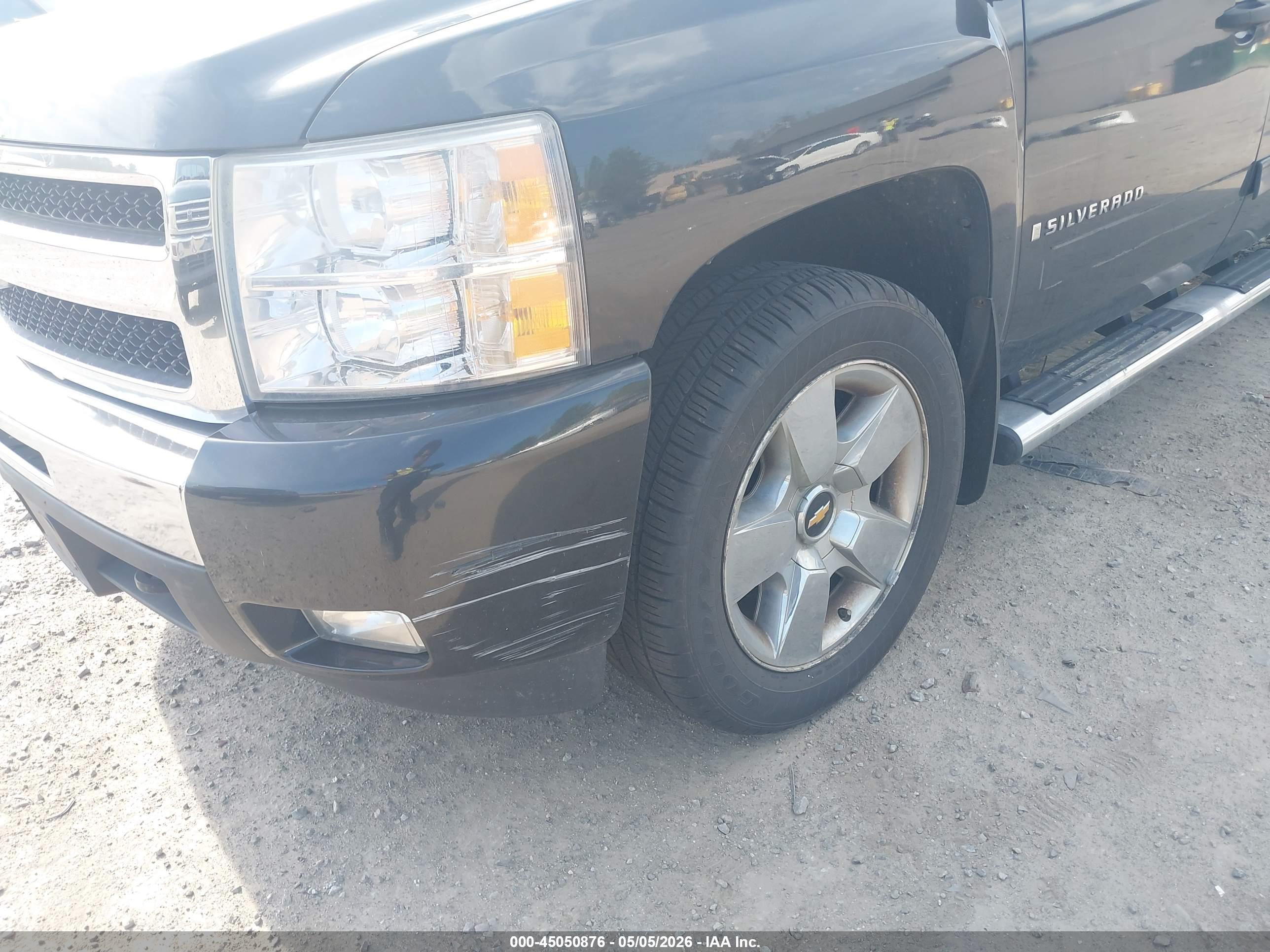 CHEVROLET SILVERADO image 6