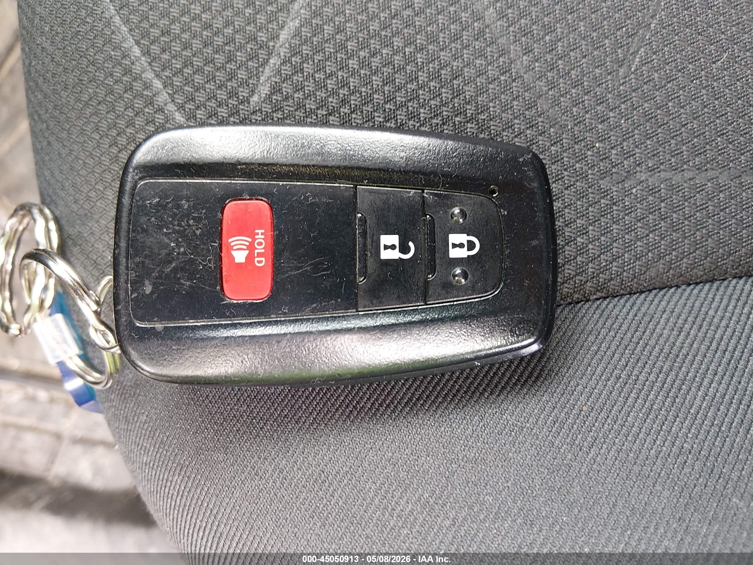 TOYOTA RAV4 image 11