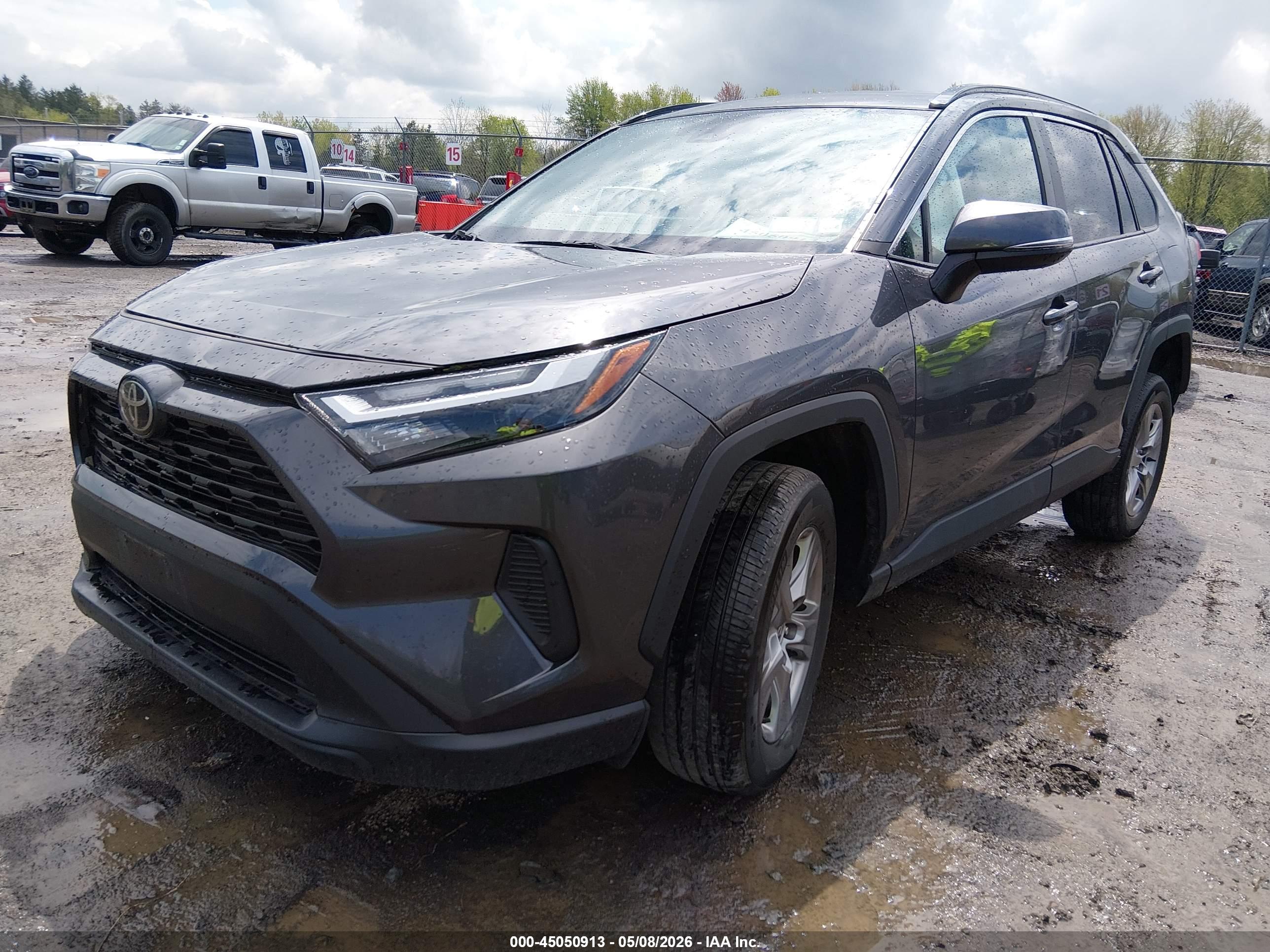 TOYOTA RAV4 image 2