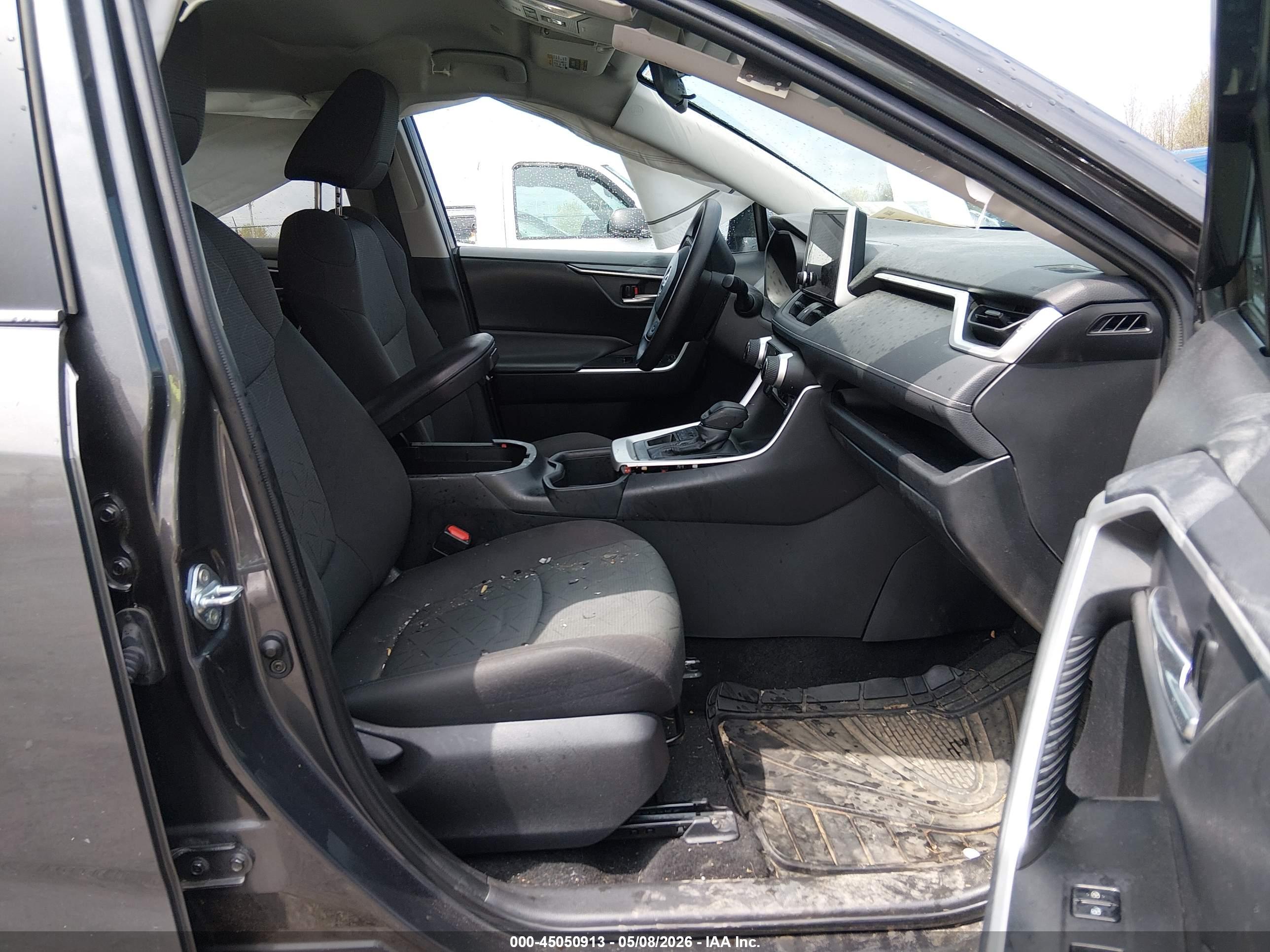 TOYOTA RAV4 image 5