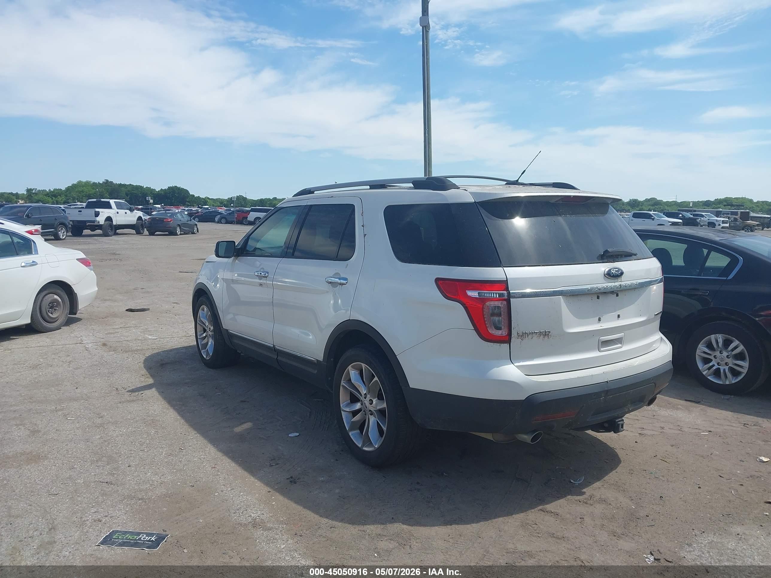 FORD EXPLORER image 3