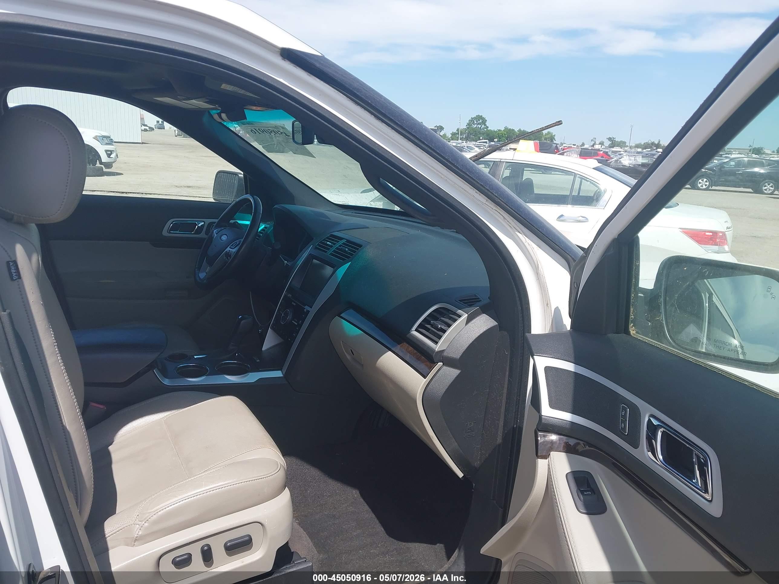 FORD EXPLORER image 5