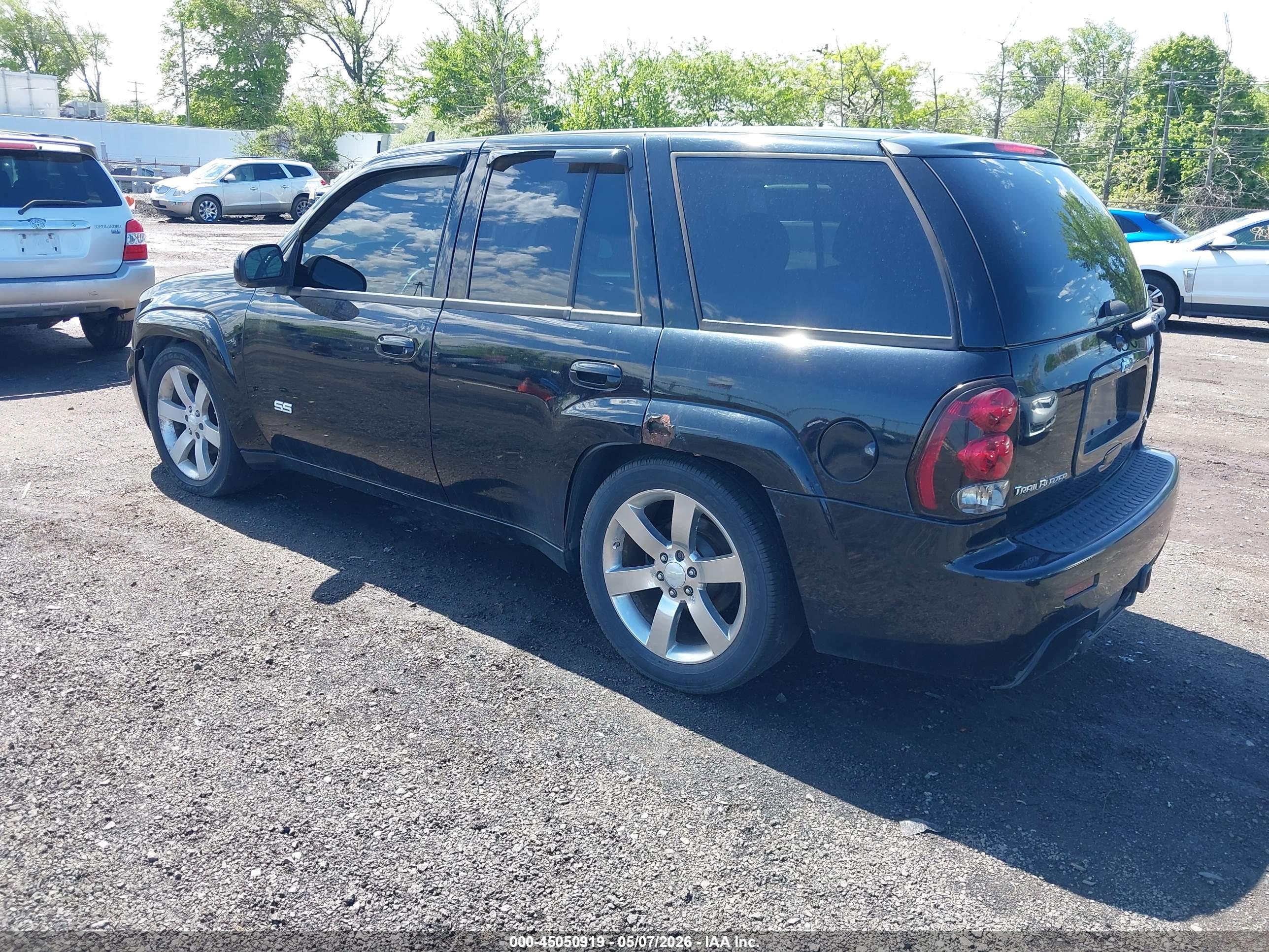 CHEVROLET TRAILBLAZER image 3