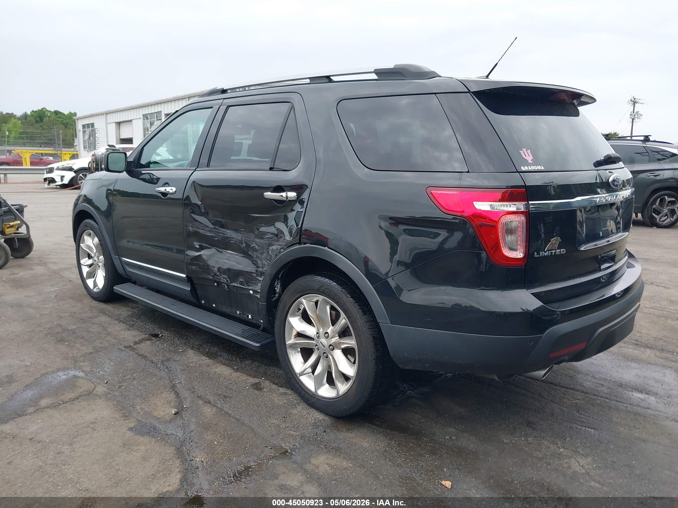 FORD EXPLORER image 3