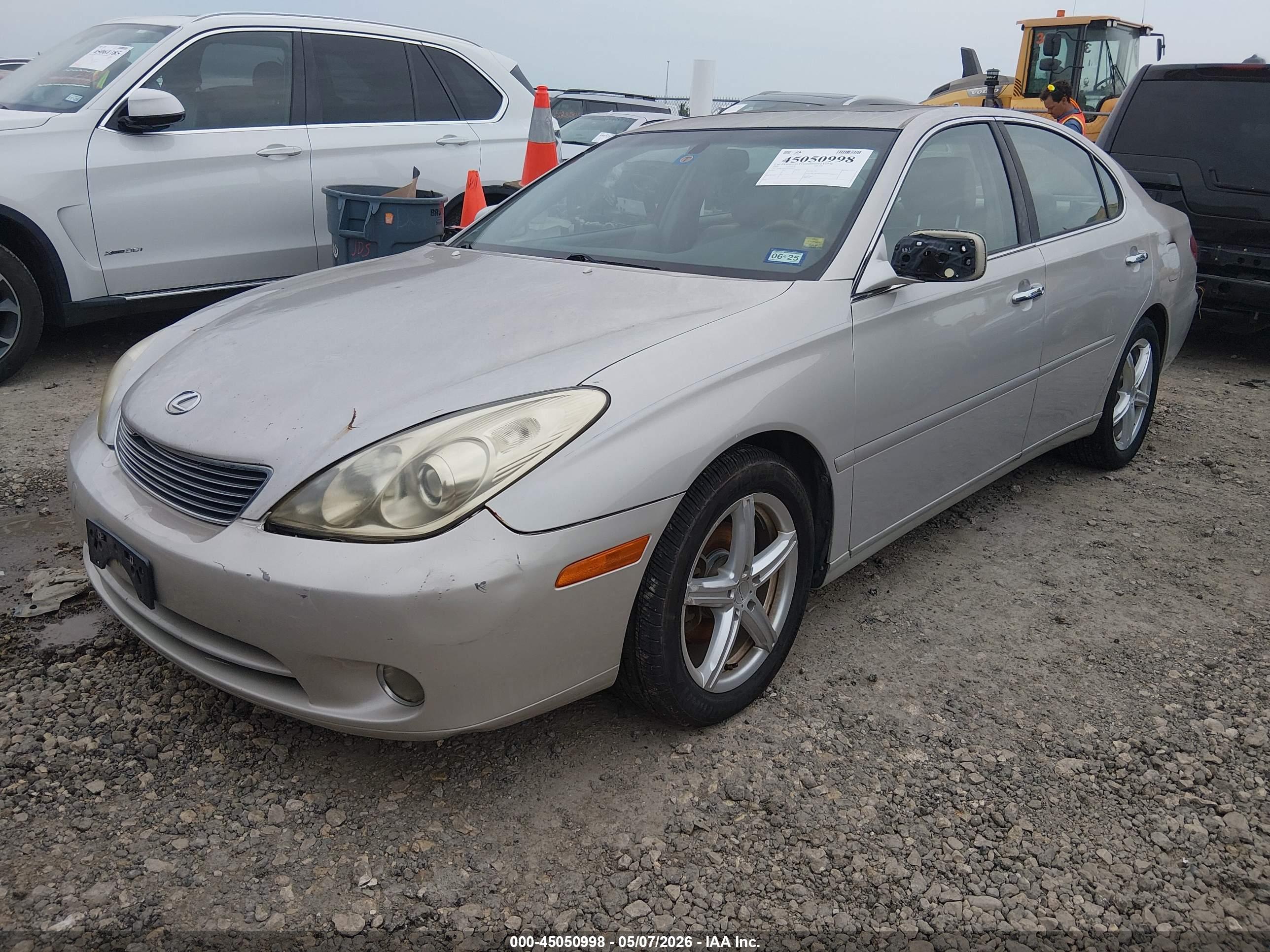 LEXUS ES image 2