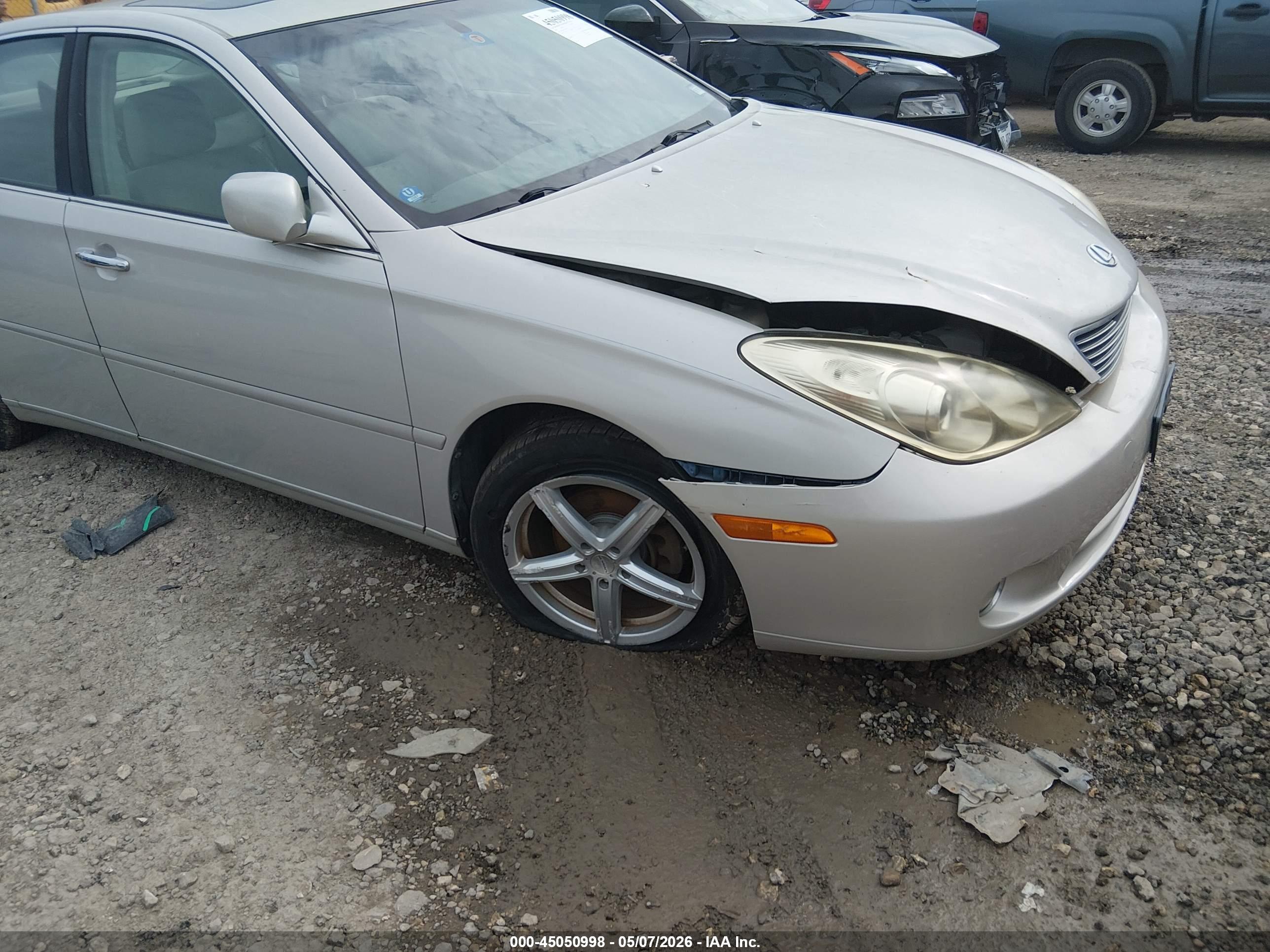 LEXUS ES image 6