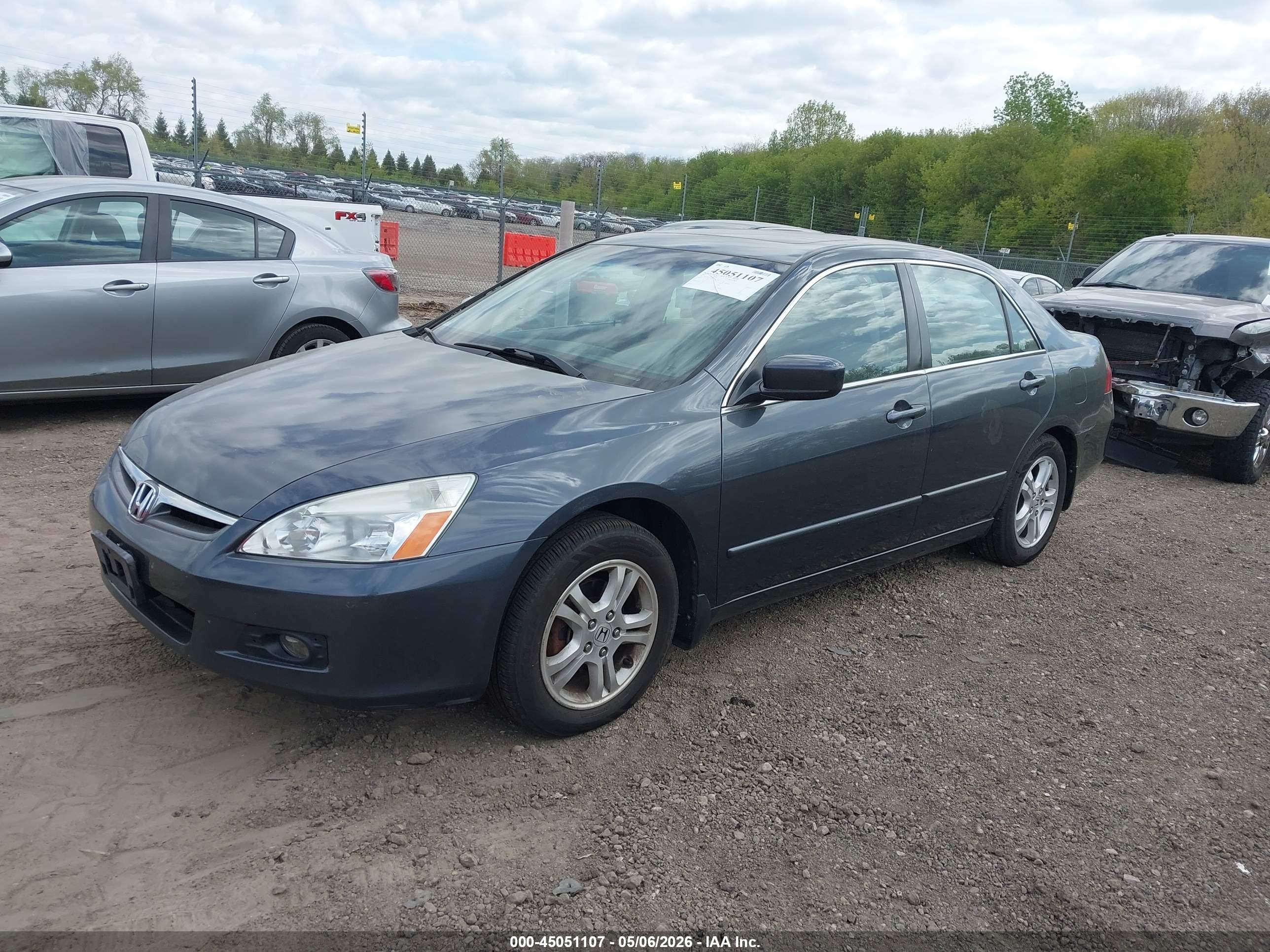 HONDA ACCORD image 2