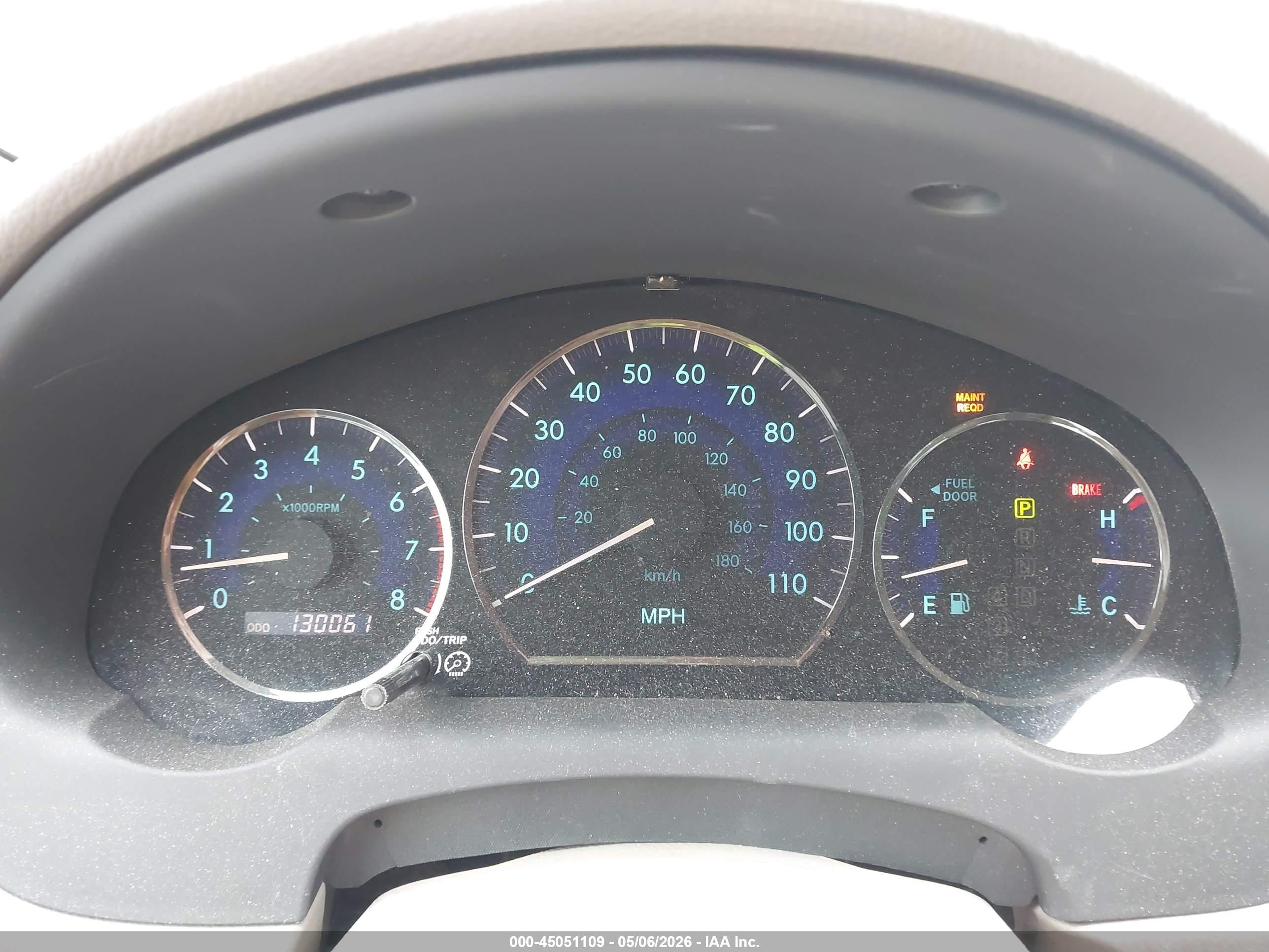 TOYOTA SIENNA image 7