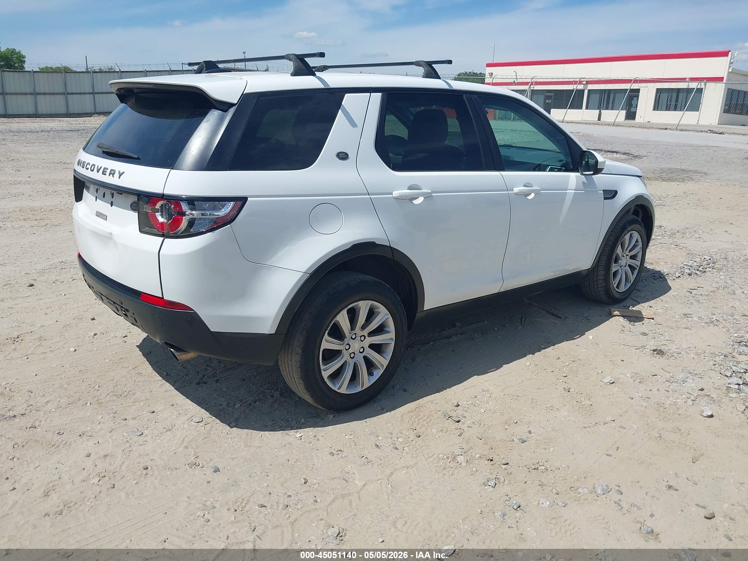 LAND ROVER image 4