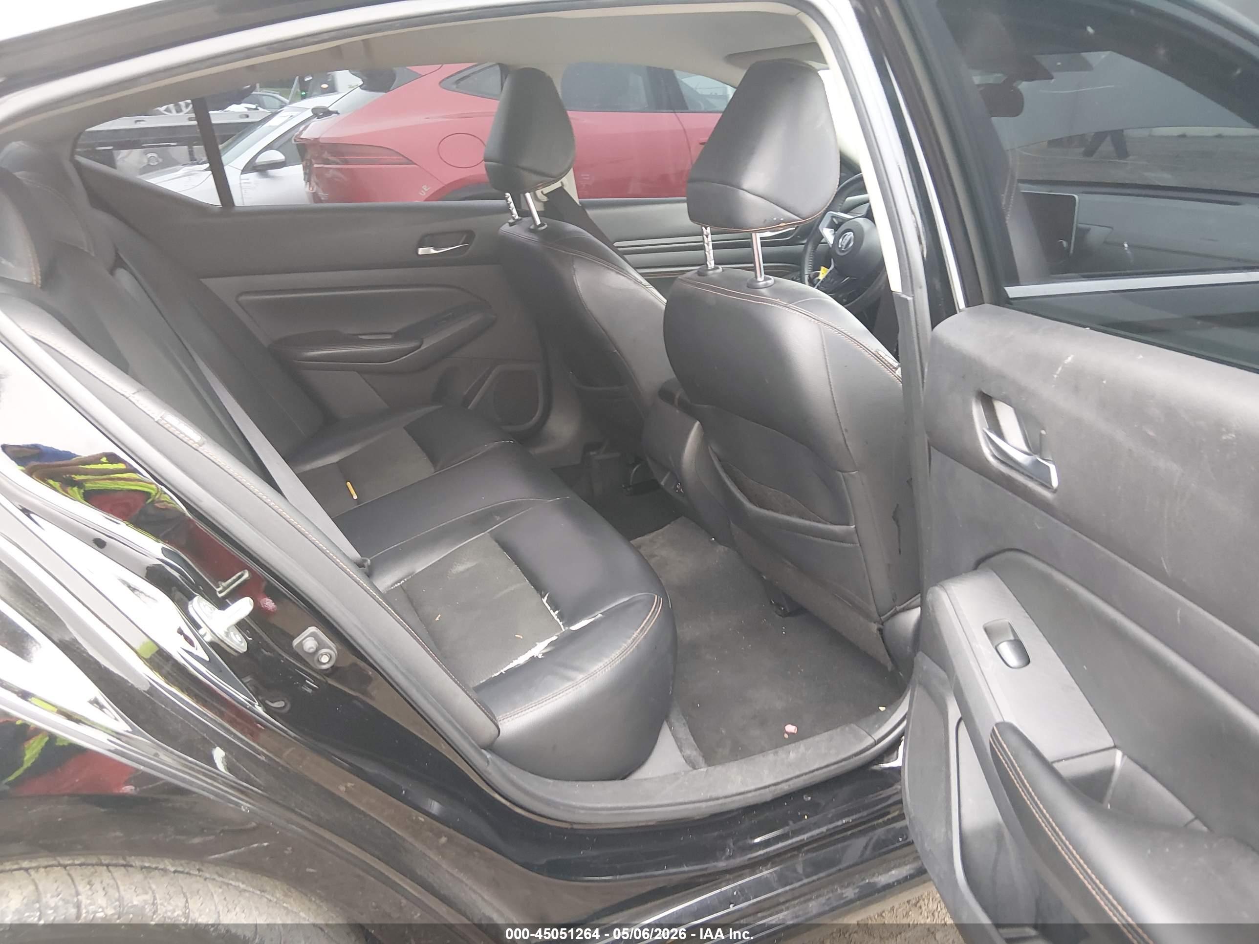 NISSAN ALTIMA image 8
