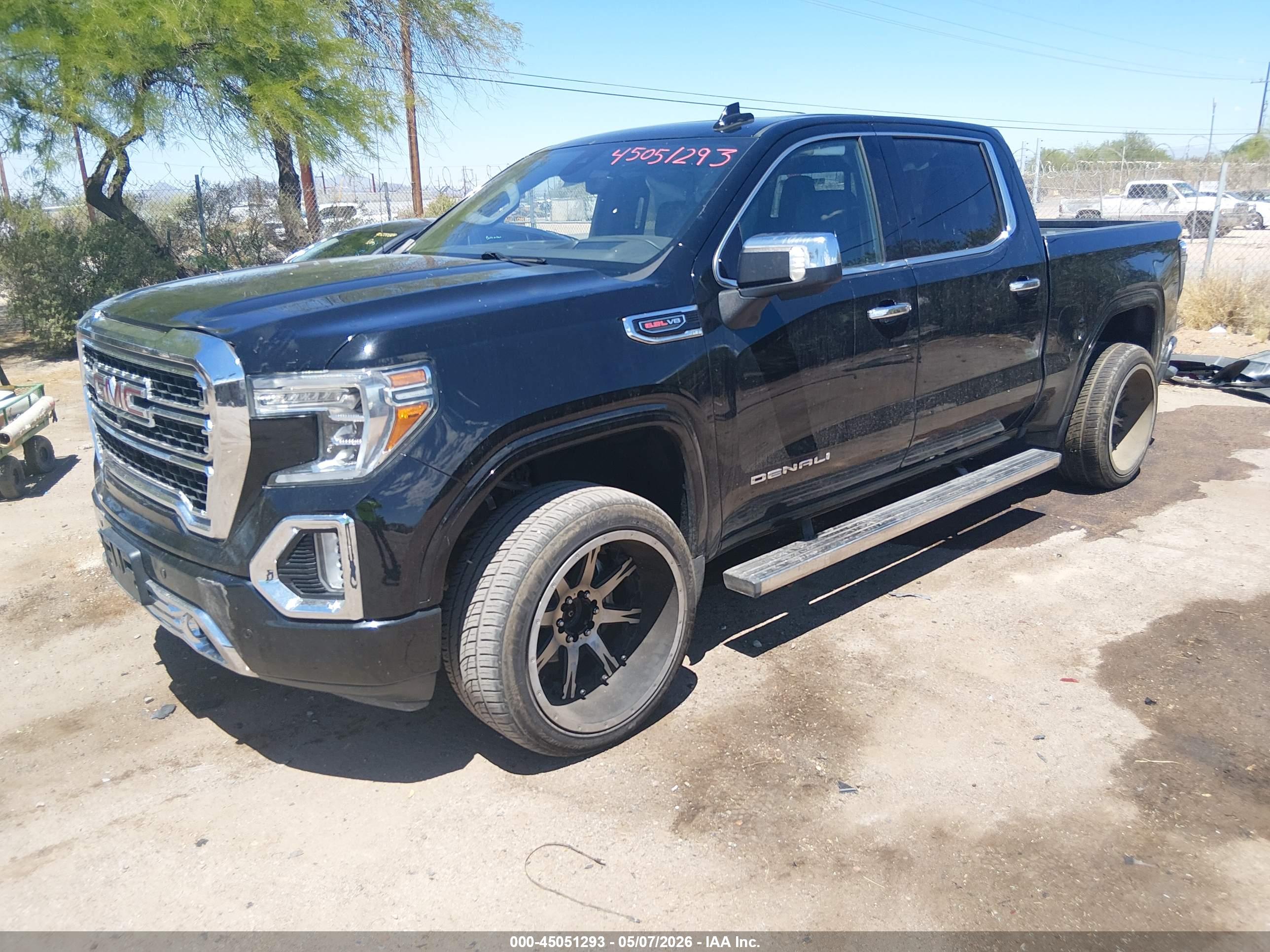 GMC SIERRA image 2