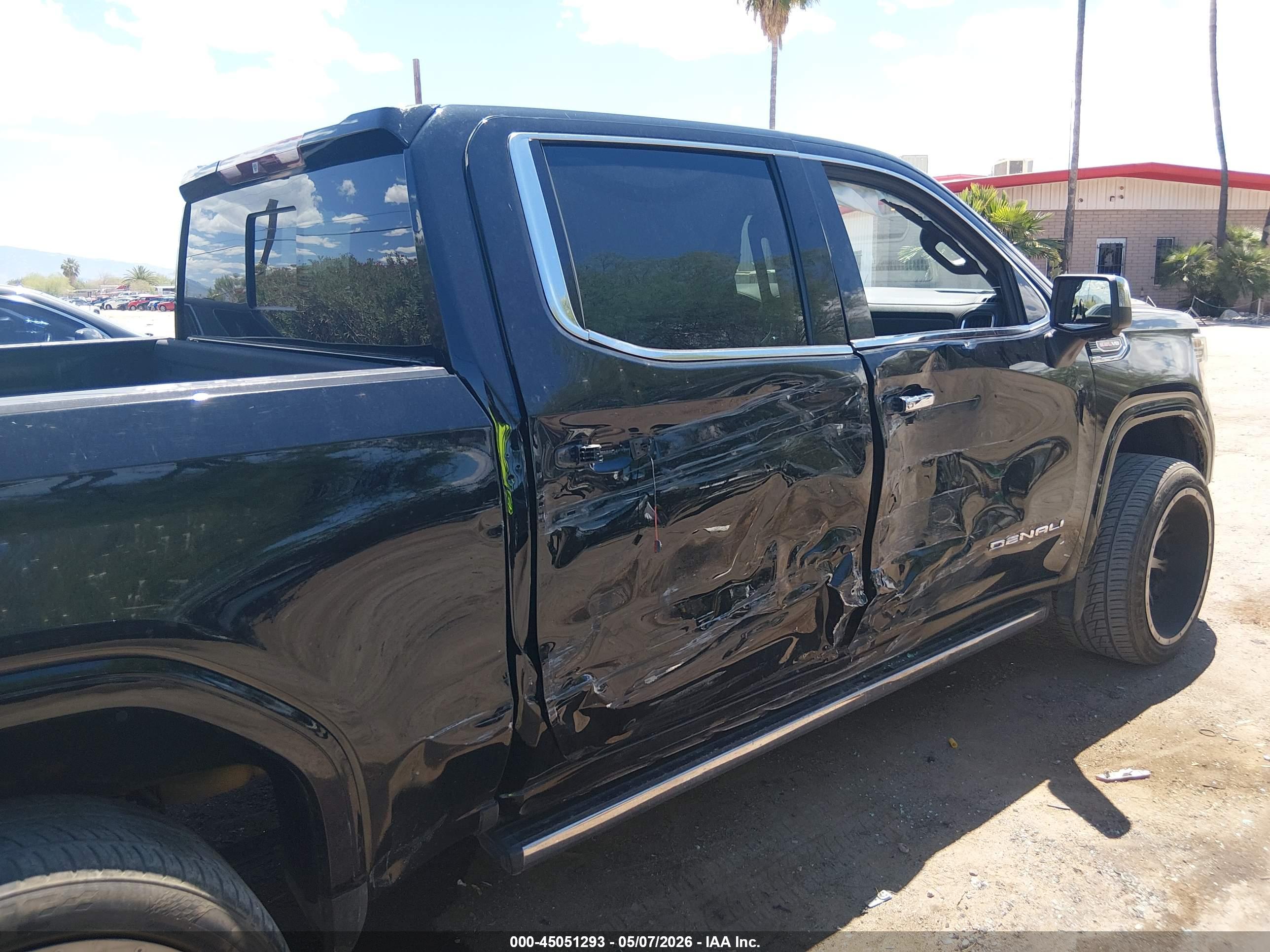 GMC SIERRA image 6