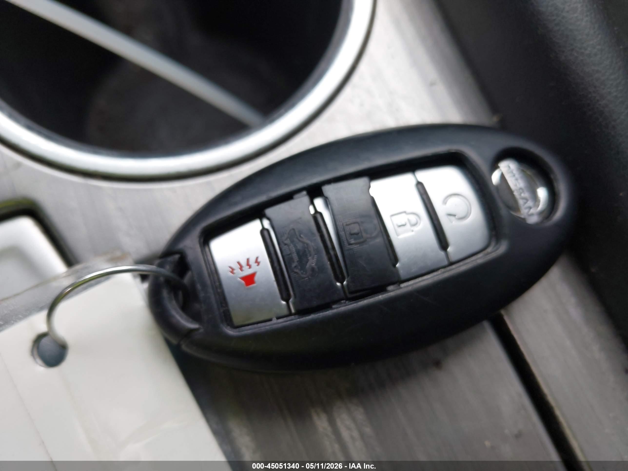 NISSAN MURANO image 11