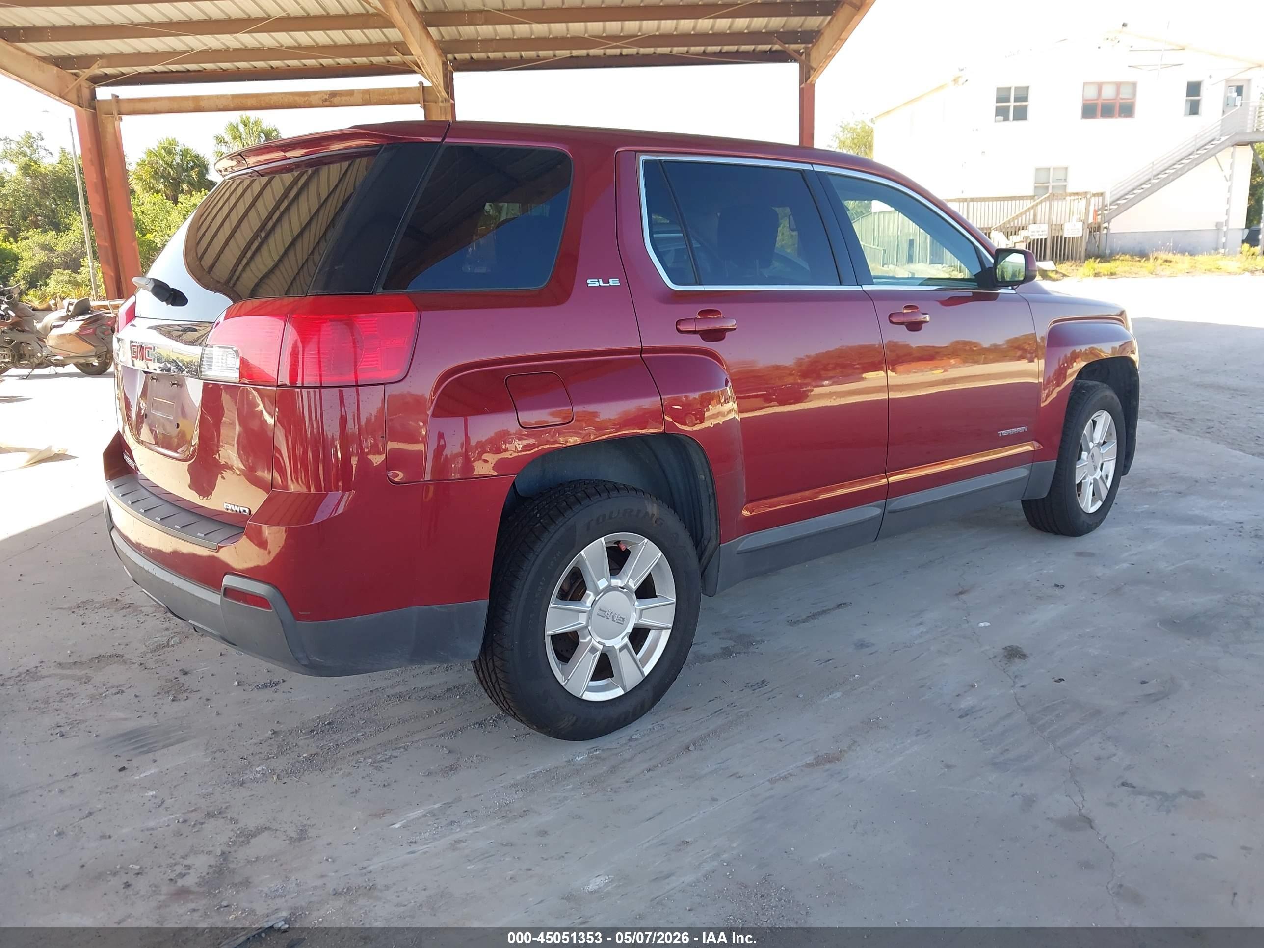 GMC TERRAIN image 4