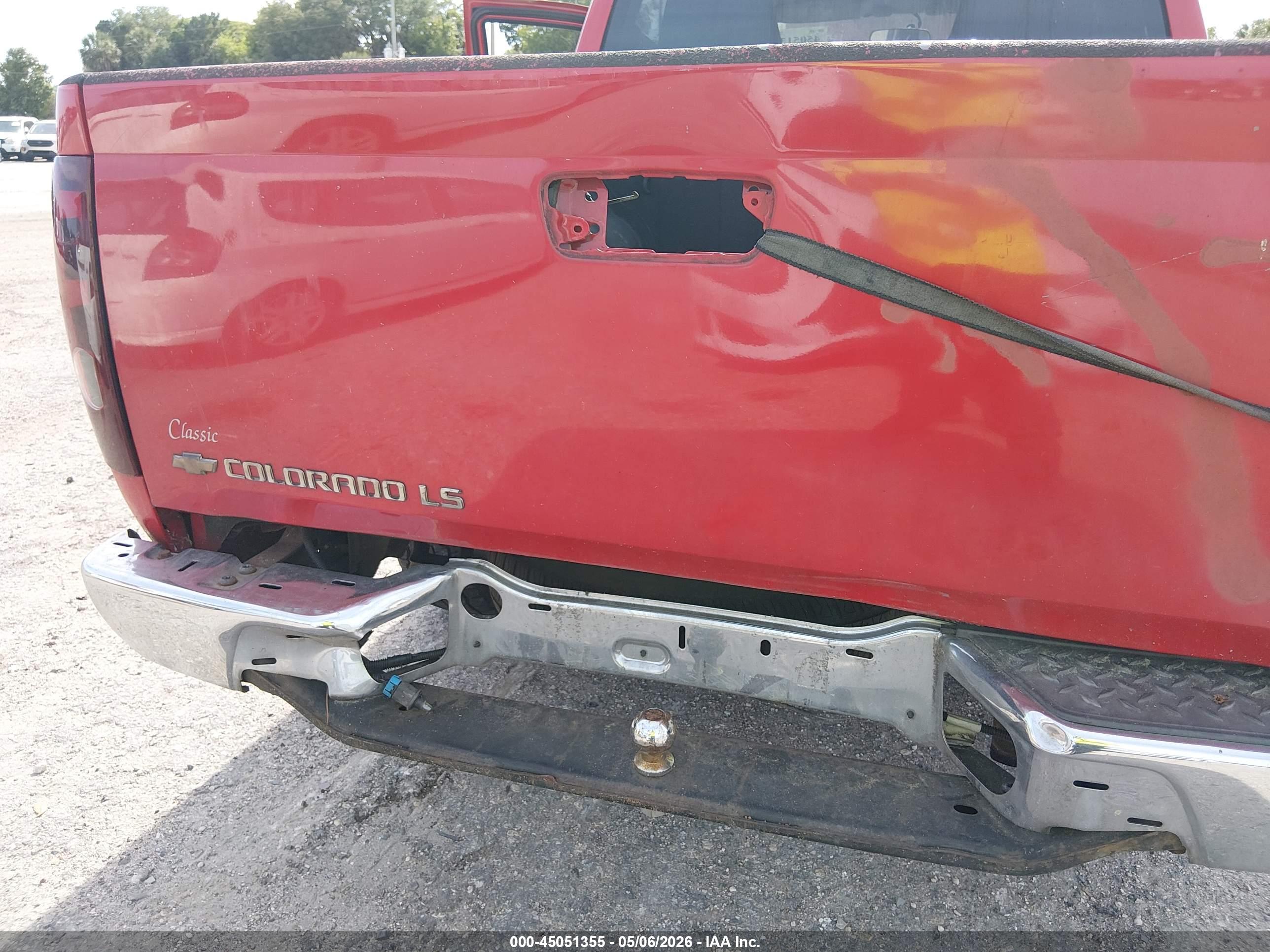 CHEVROLET COLORADO image 6