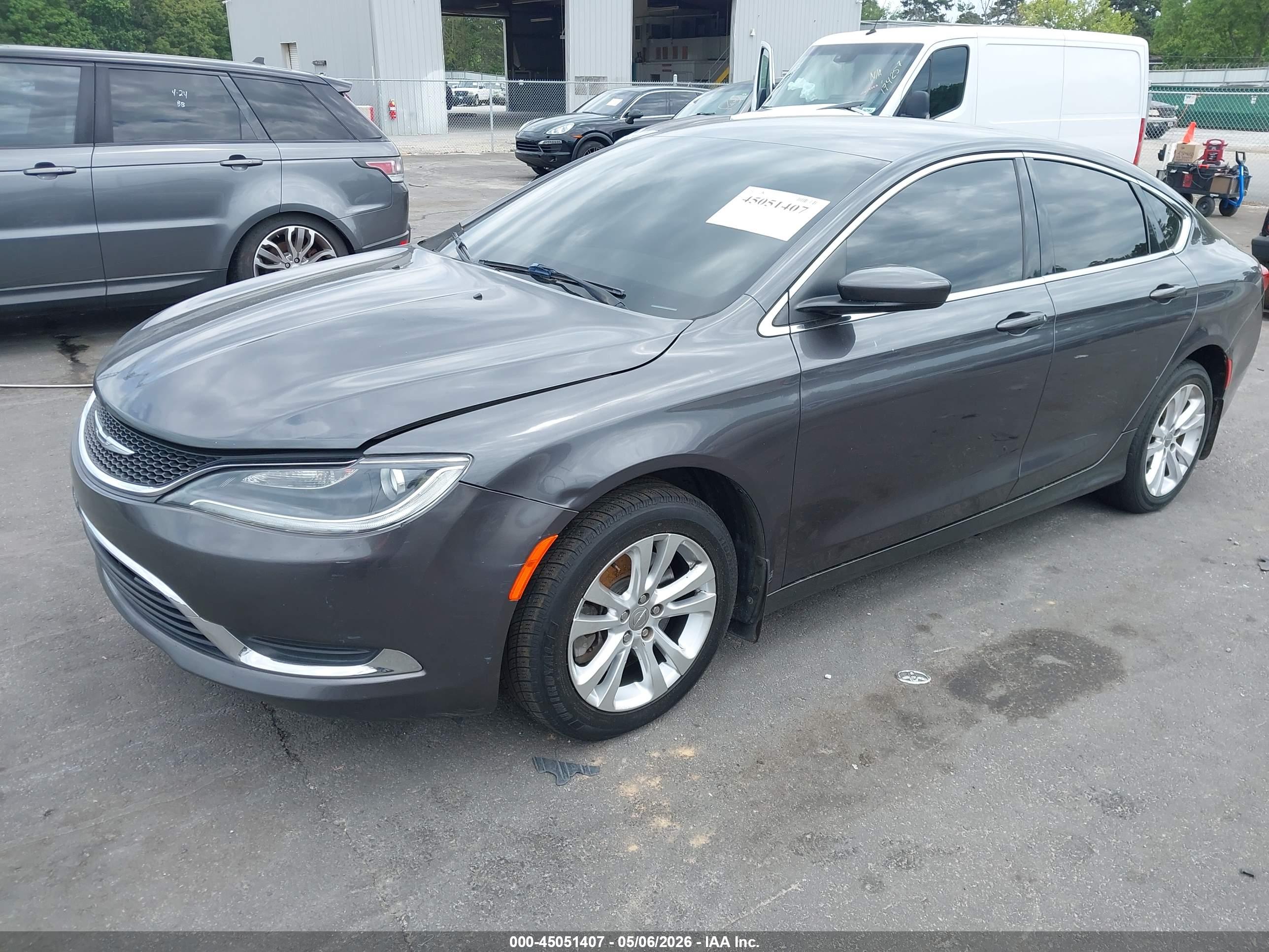 CHRYSLER 200 image 2