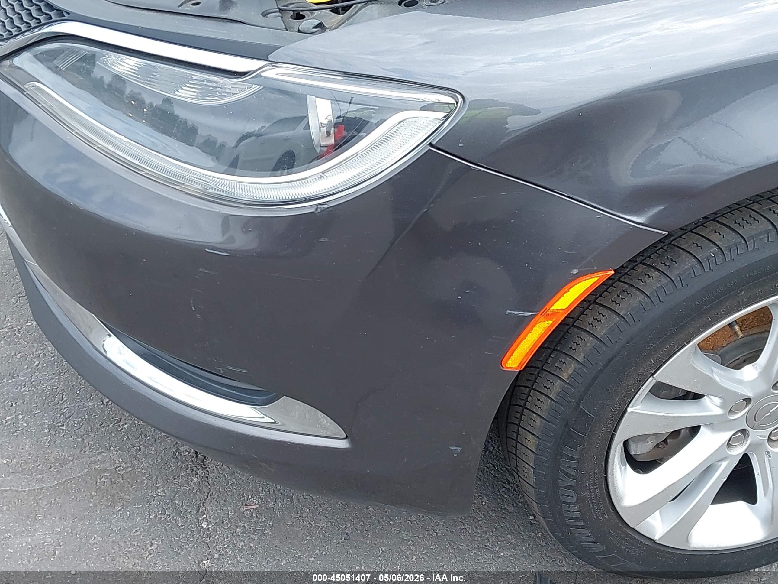 CHRYSLER 200 image 6