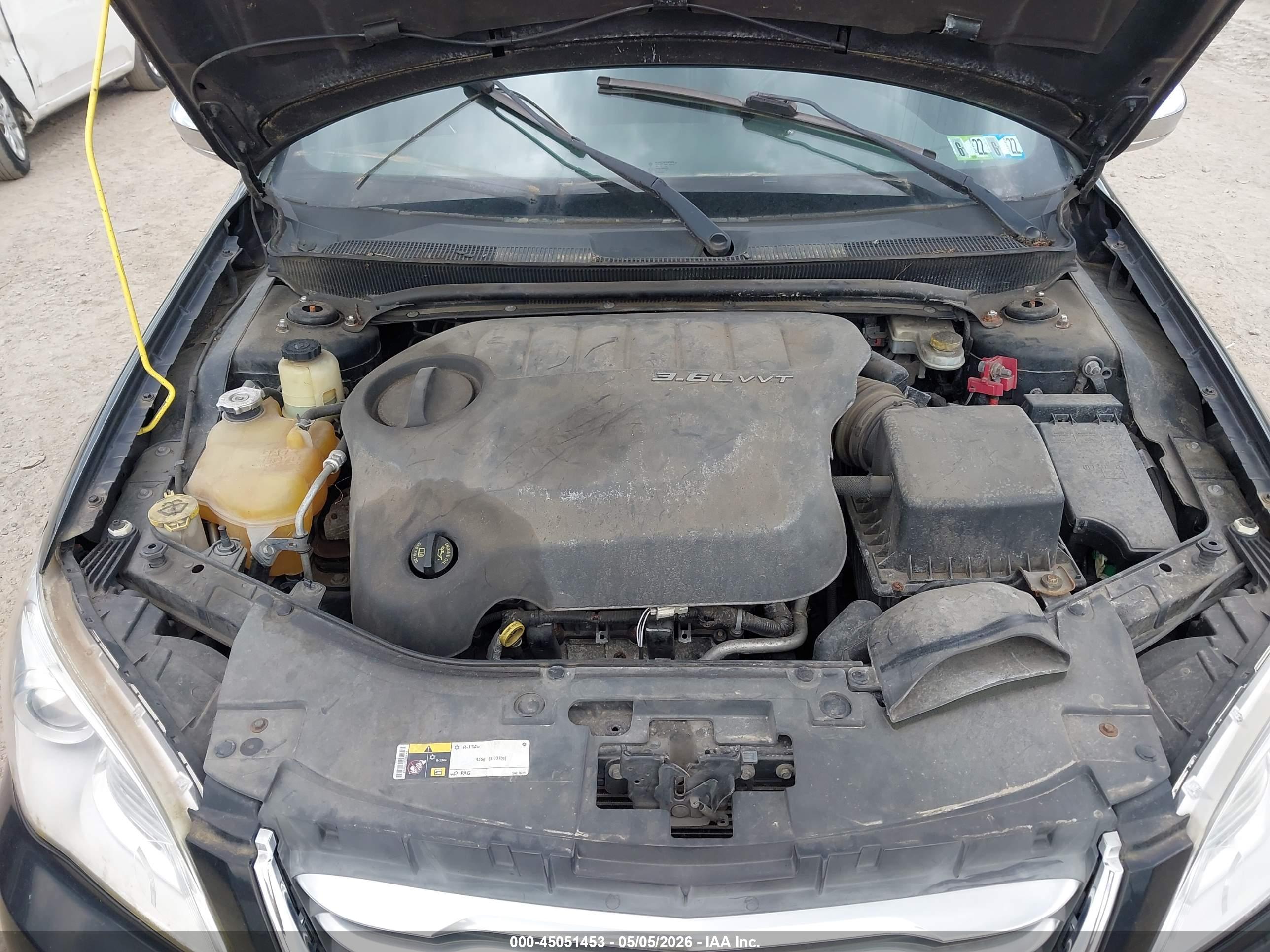 CHRYSLER 200 image 10