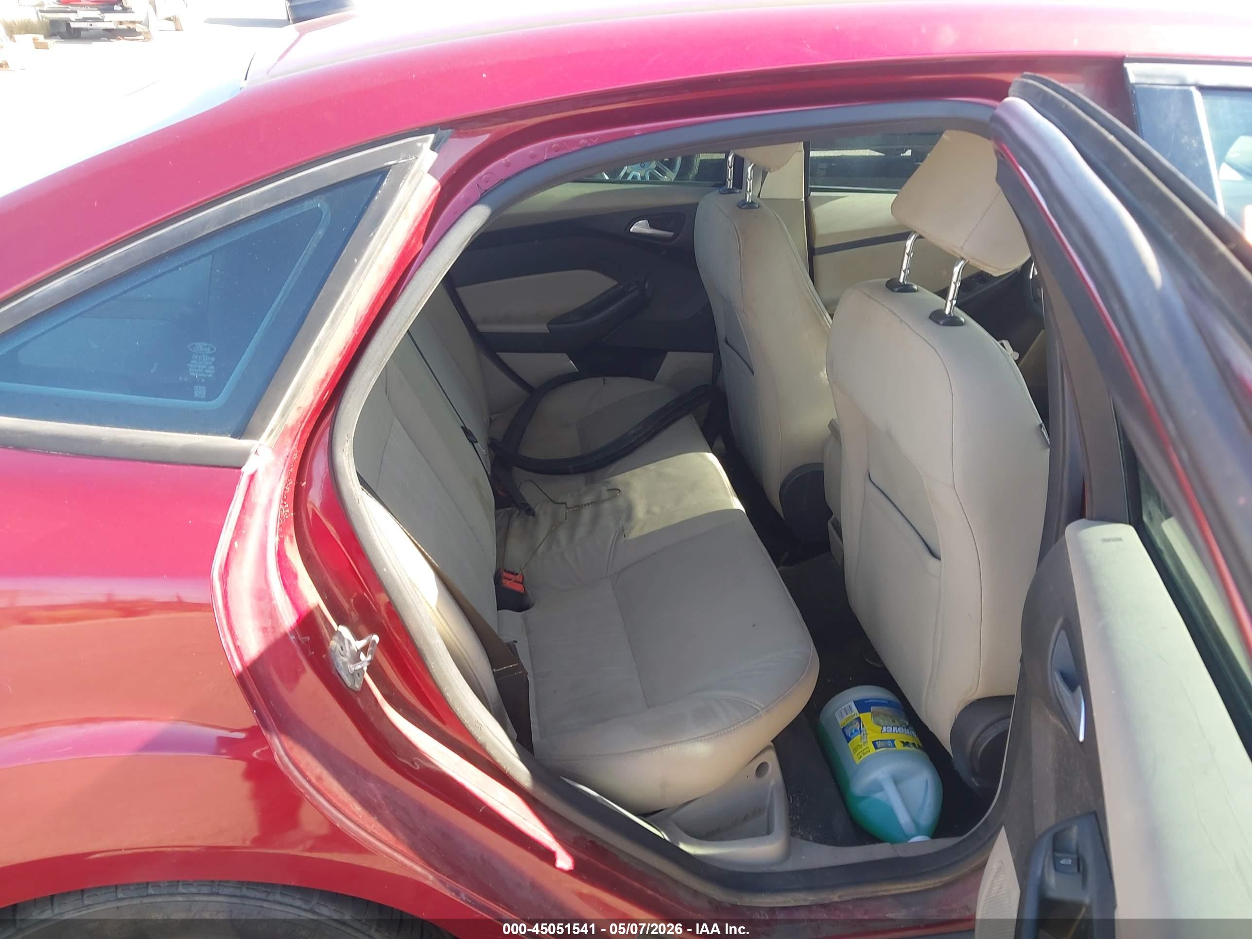 FORD FOCUS image 8