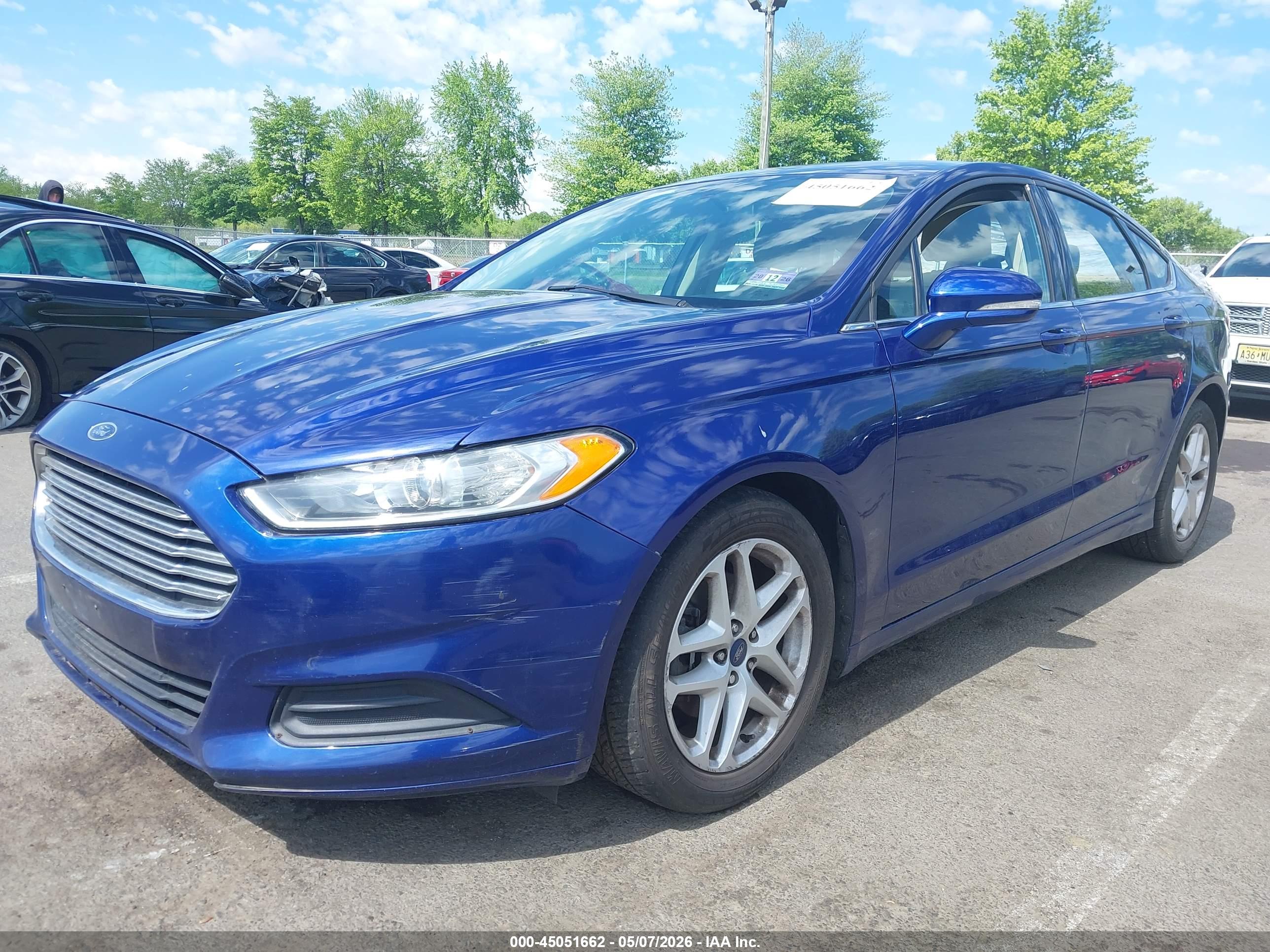FORD FUSION image 2