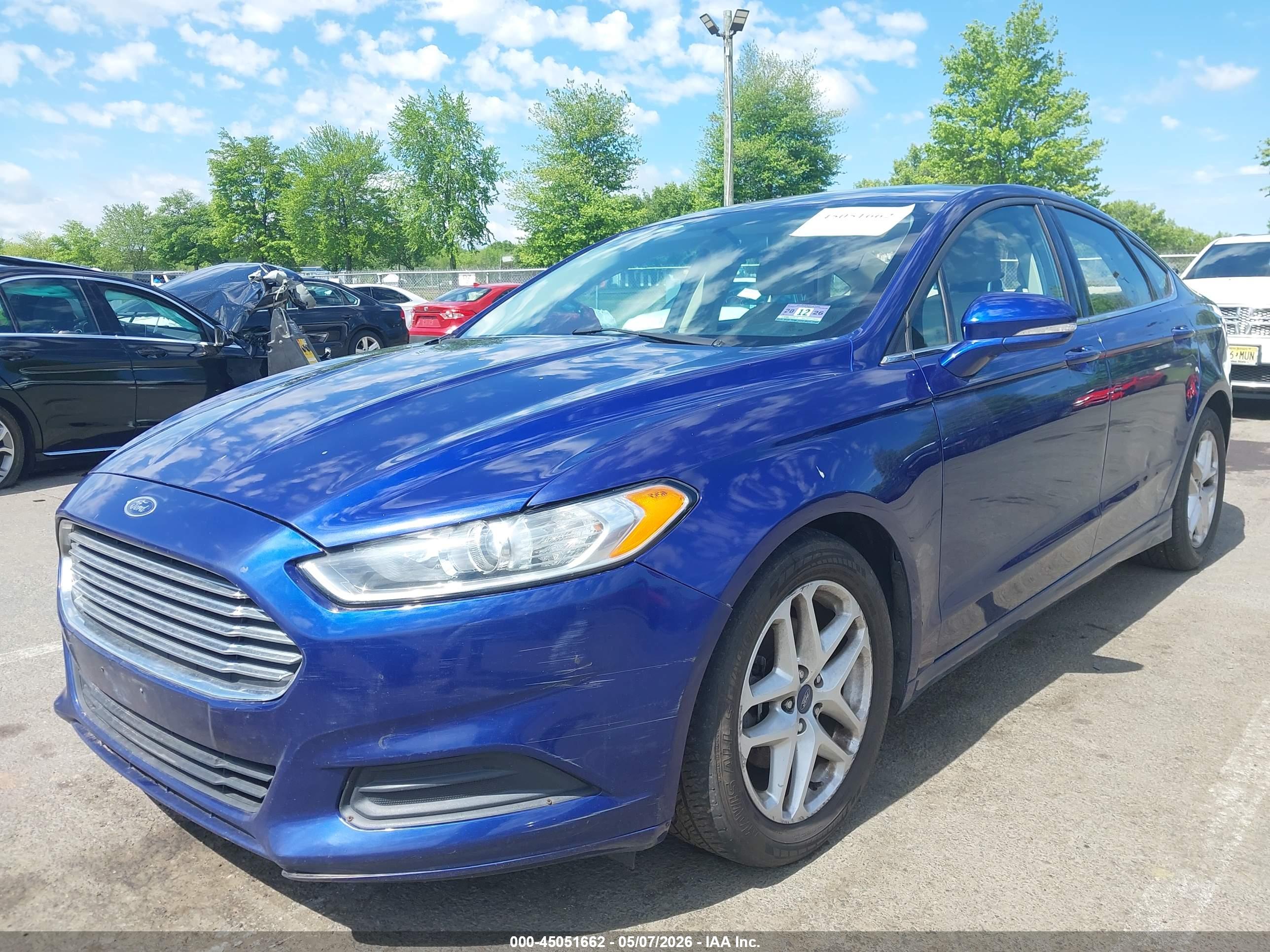 FORD FUSION image 6