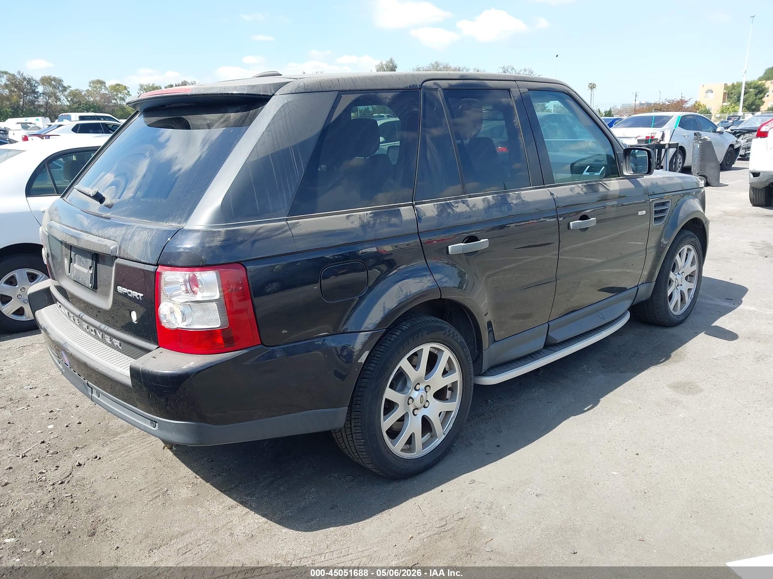 LAND ROVER image 4