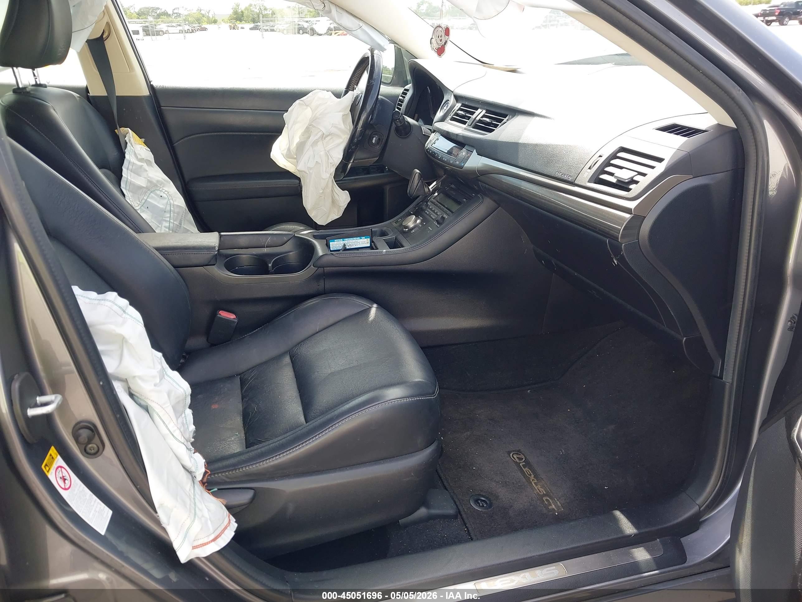 LEXUS CT image 5