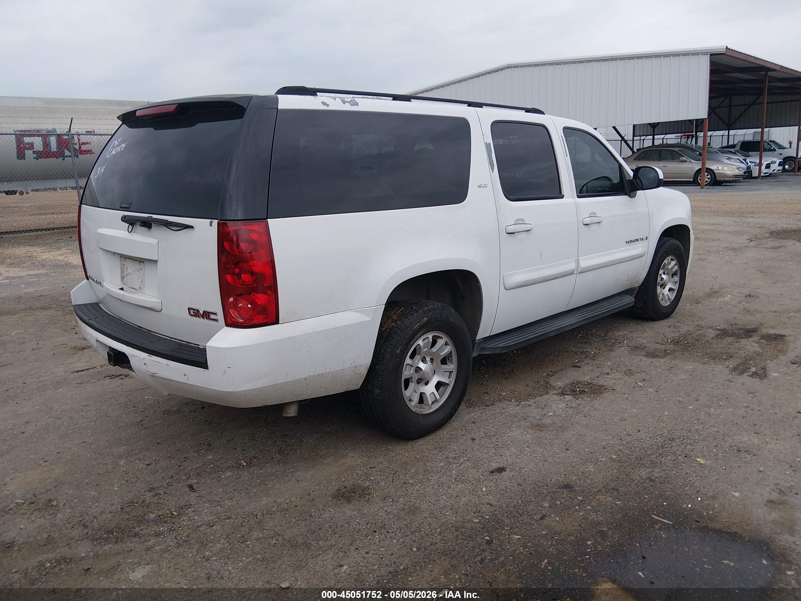 GMC YUKON image 4