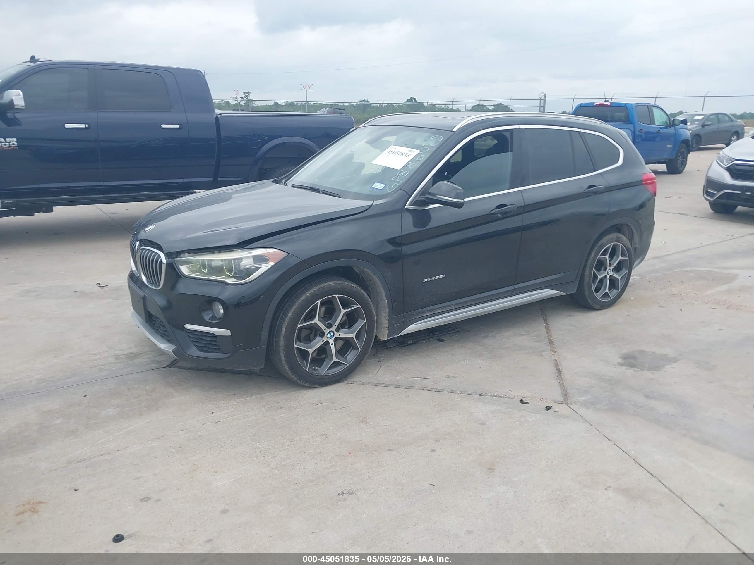 BMW X1 image 2