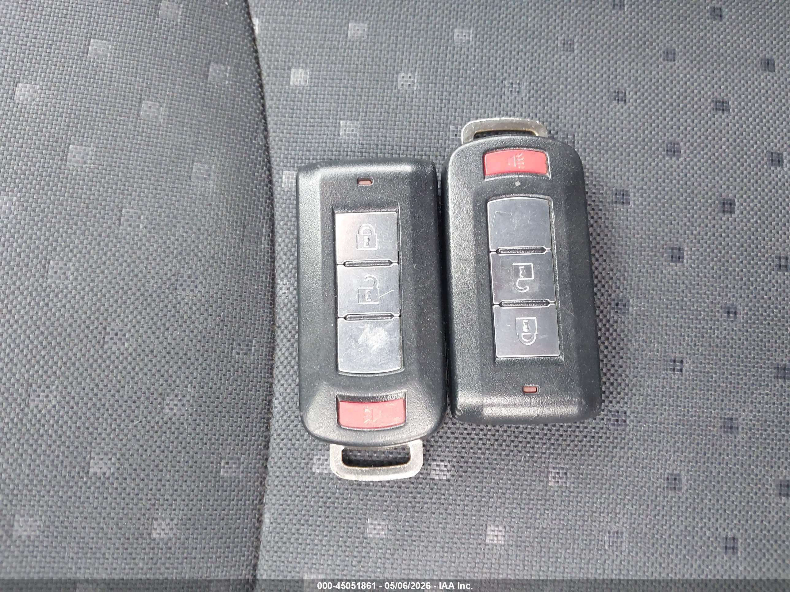MITSUBISHI OUTLANDER image 11